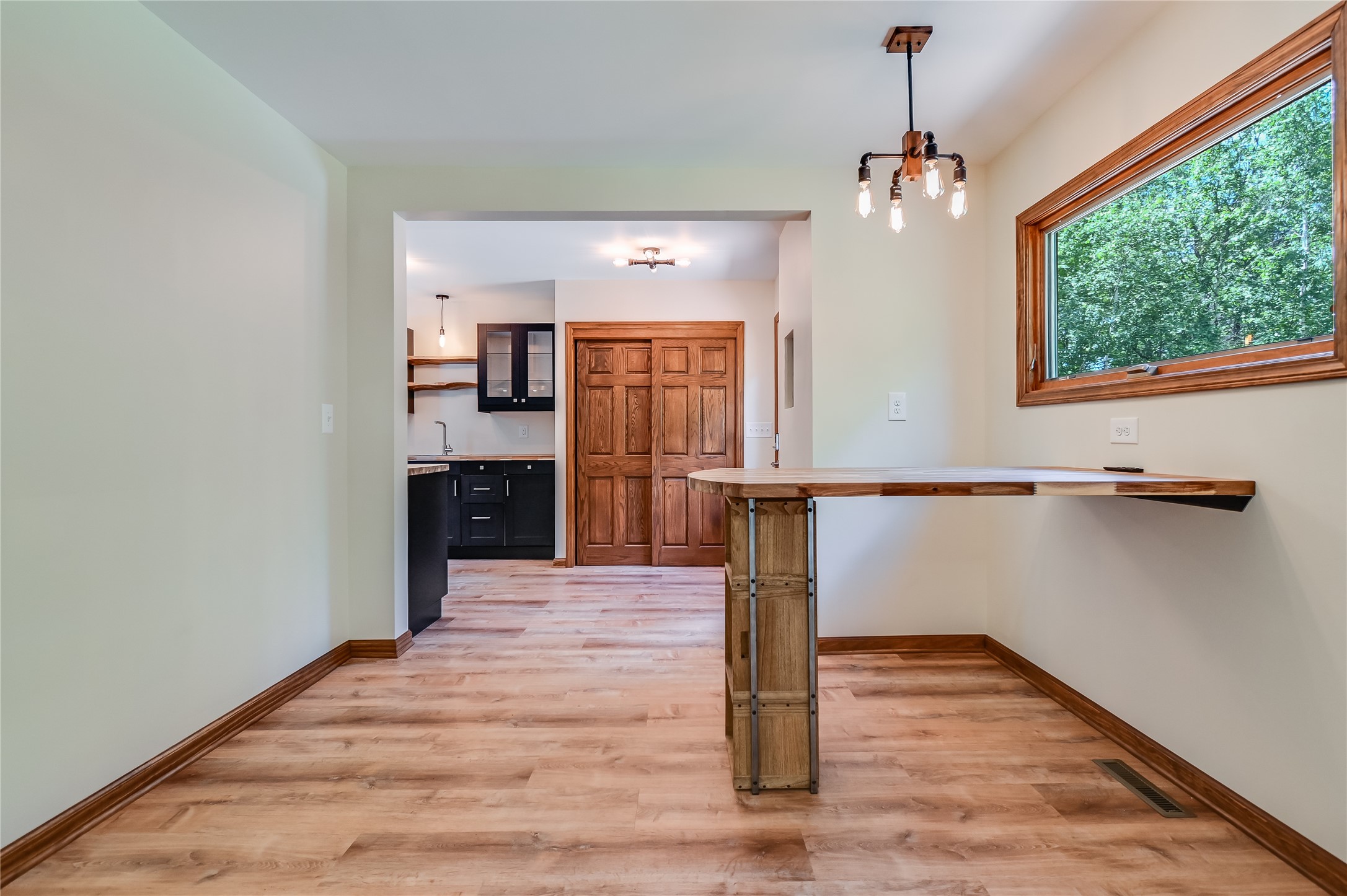 55290 Valley Drive Property Photo 7