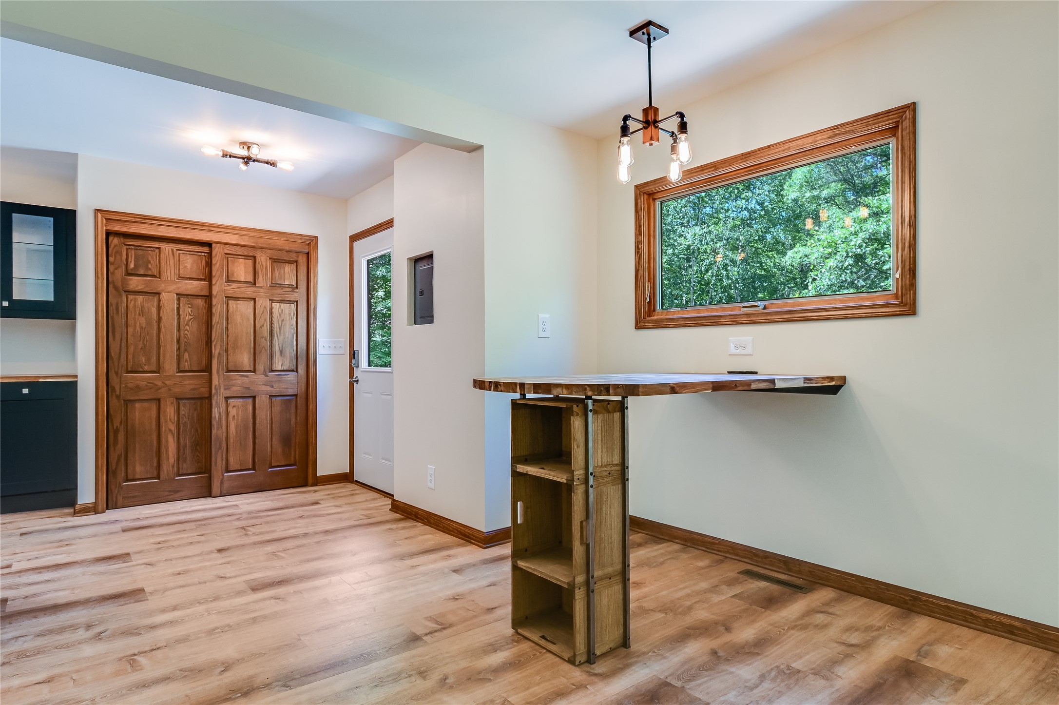55290 Valley Drive Property Photo 8