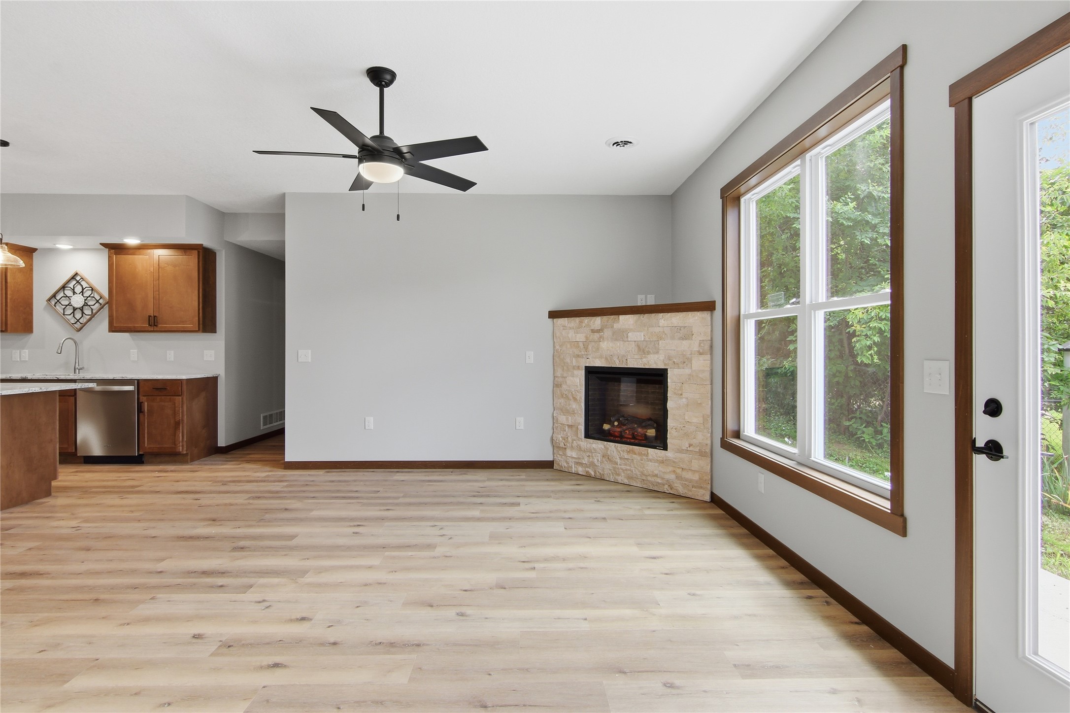 1321 Carpenter Avenue Property Photo 8