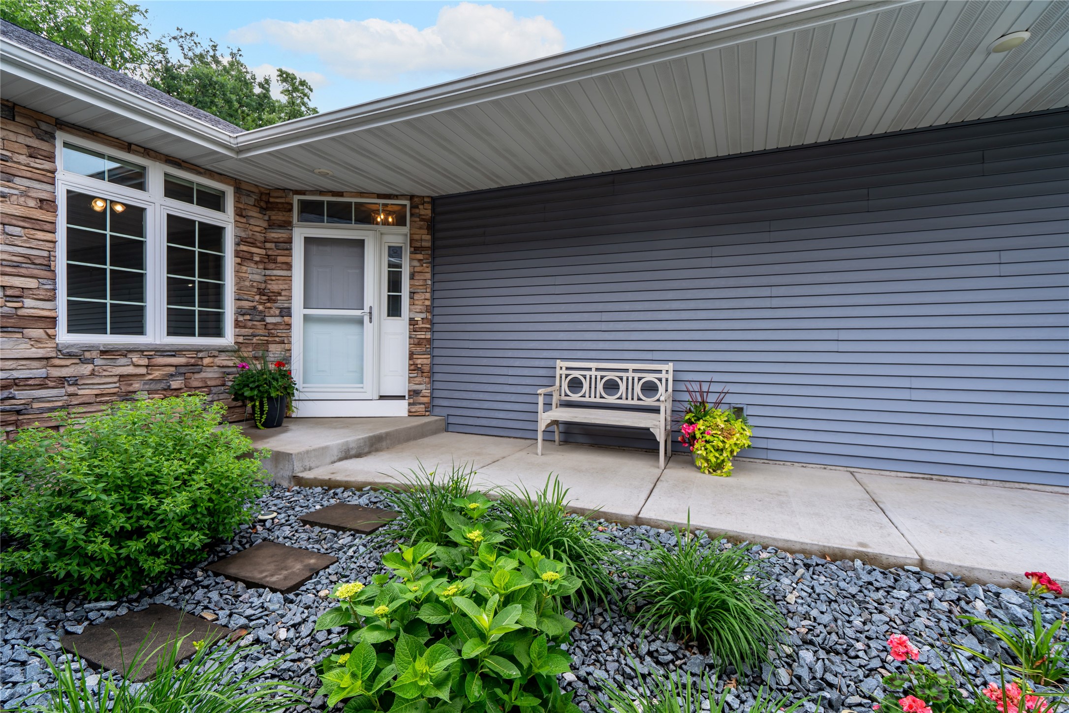 4523 Village Oaks Circle Property Photo 4
