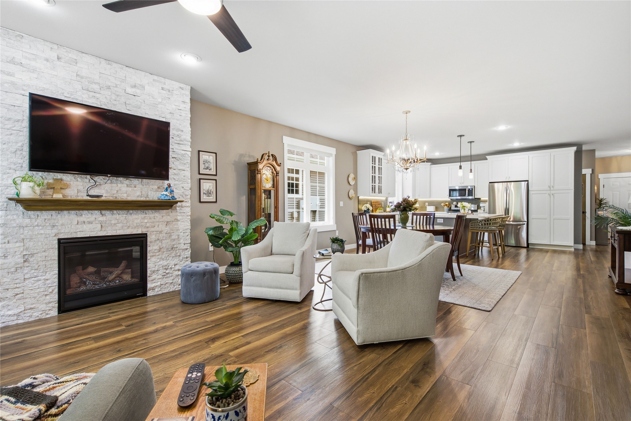 4523 Village Oaks Circle Property Photo 13