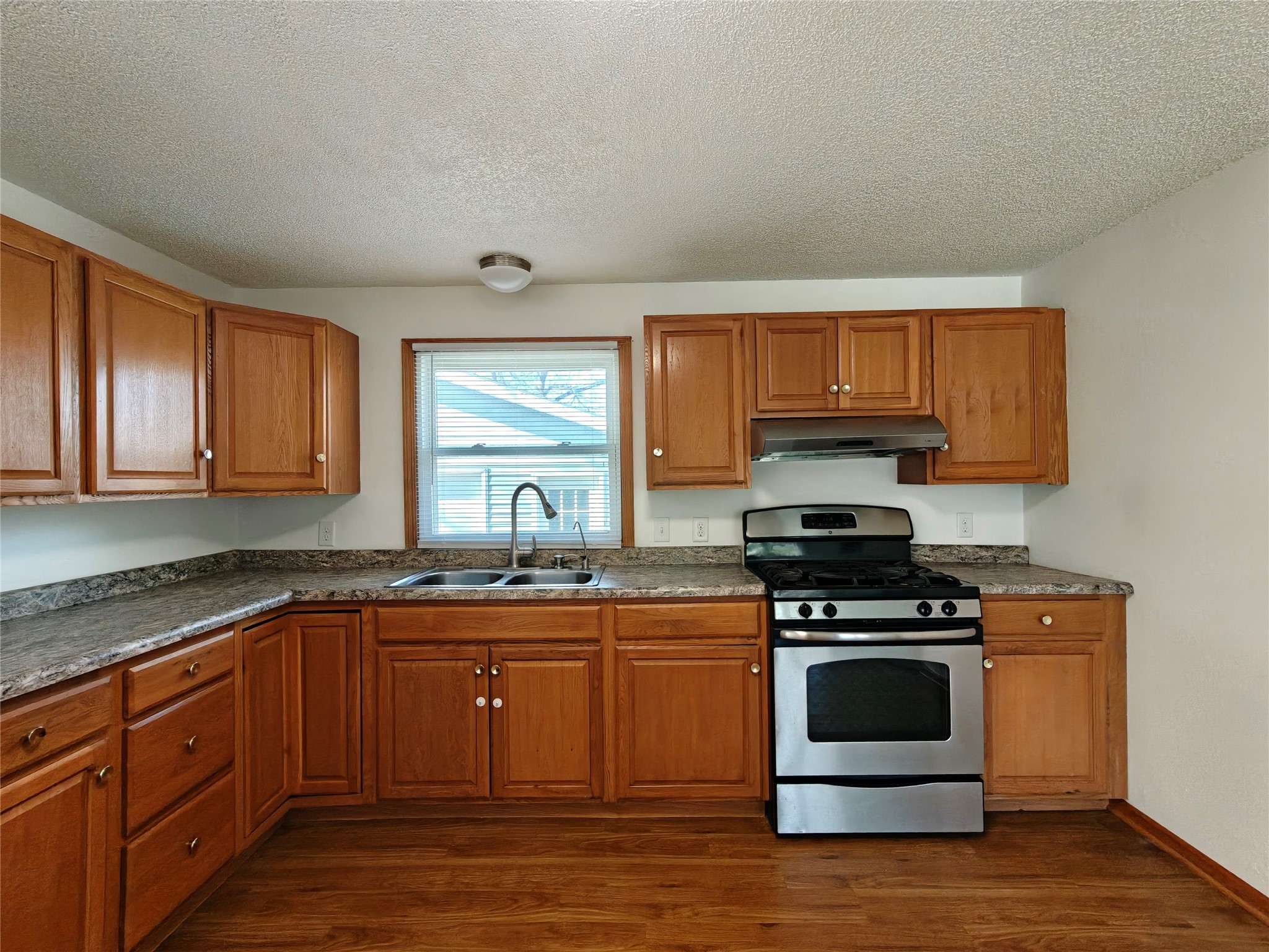 2212 Bartlett Avenue Property Photo 6