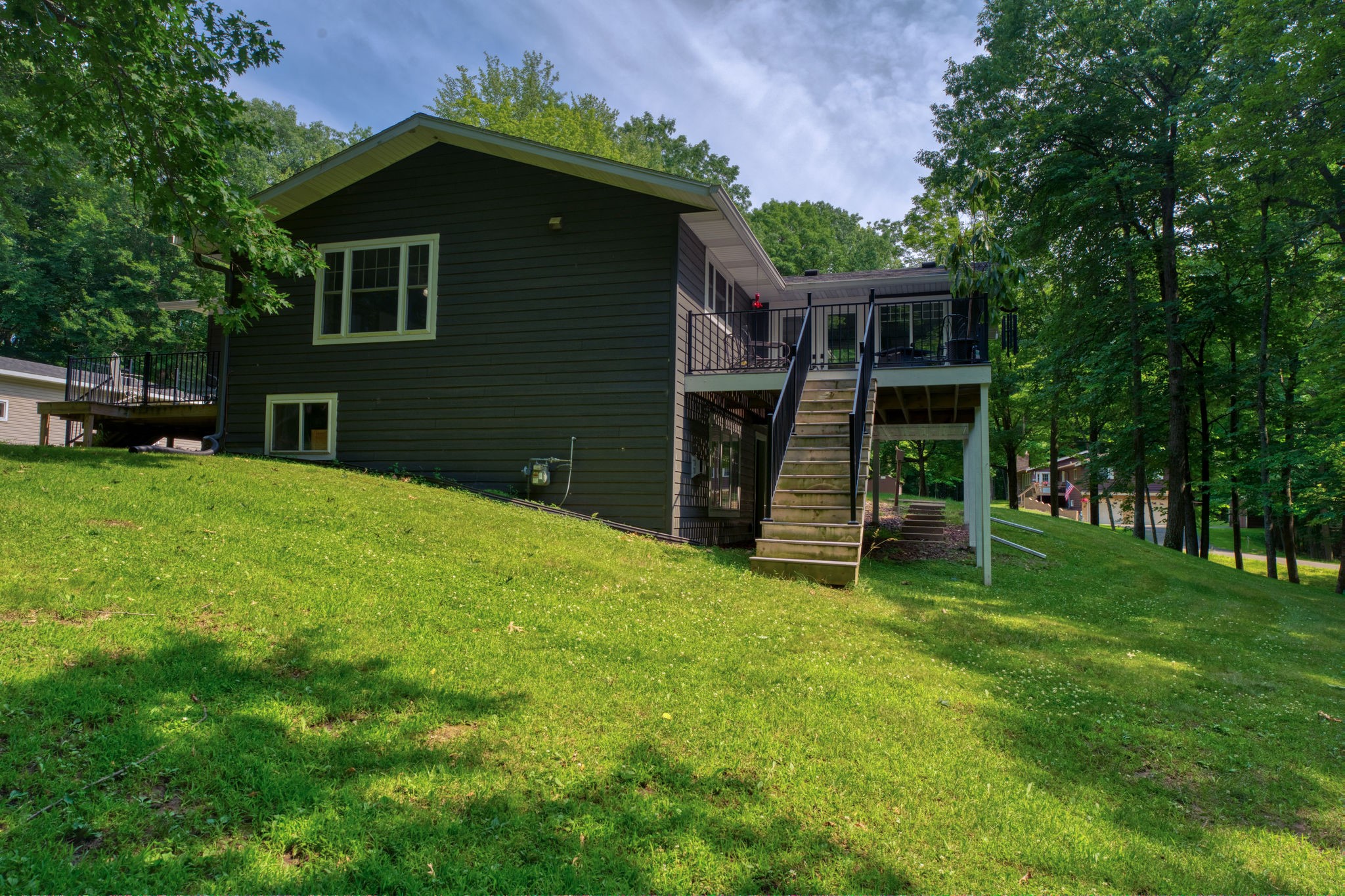 200 Ridgewood Drive Property Photo 6