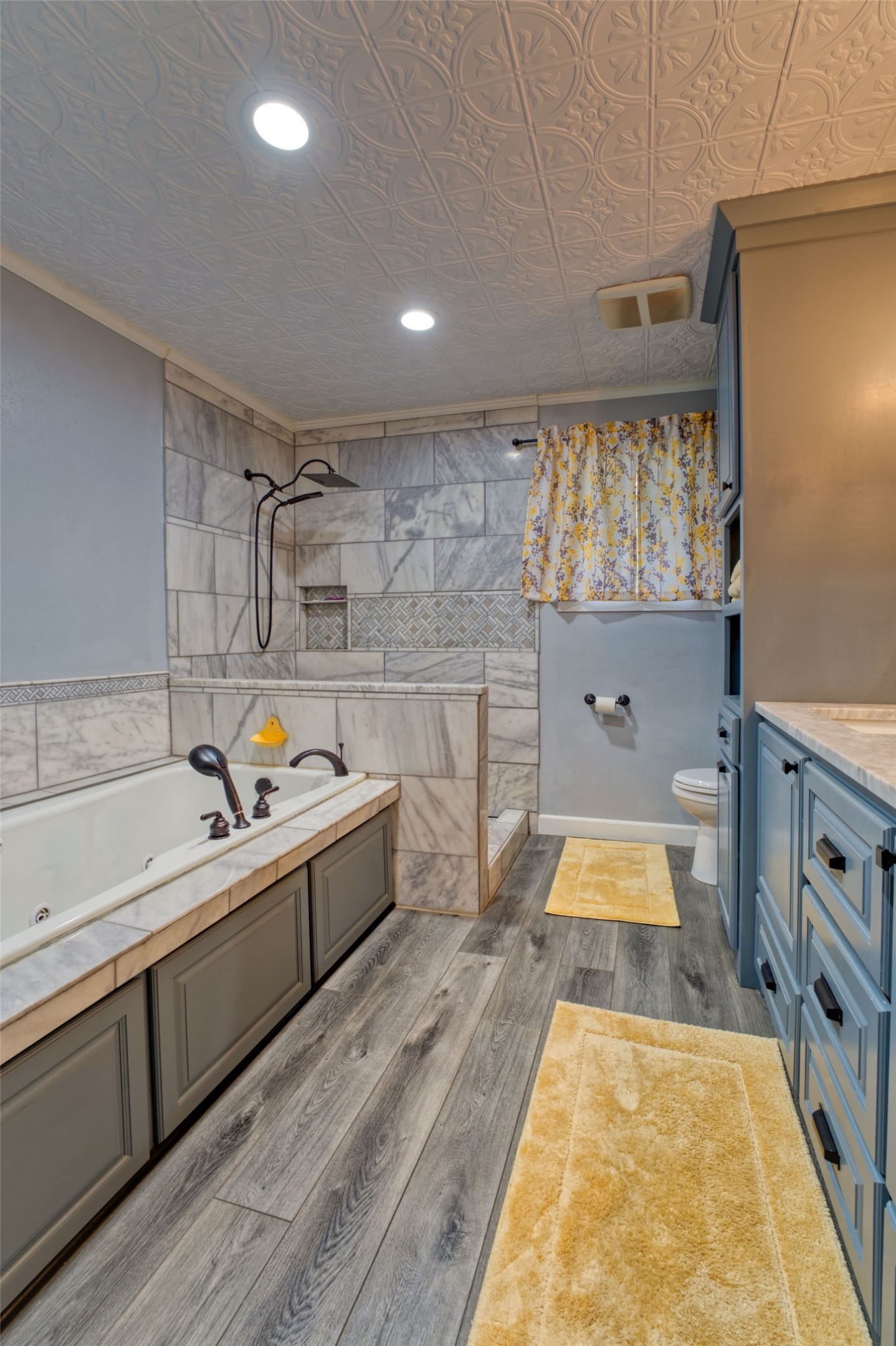 200 Ridgewood Drive Property Photo 30