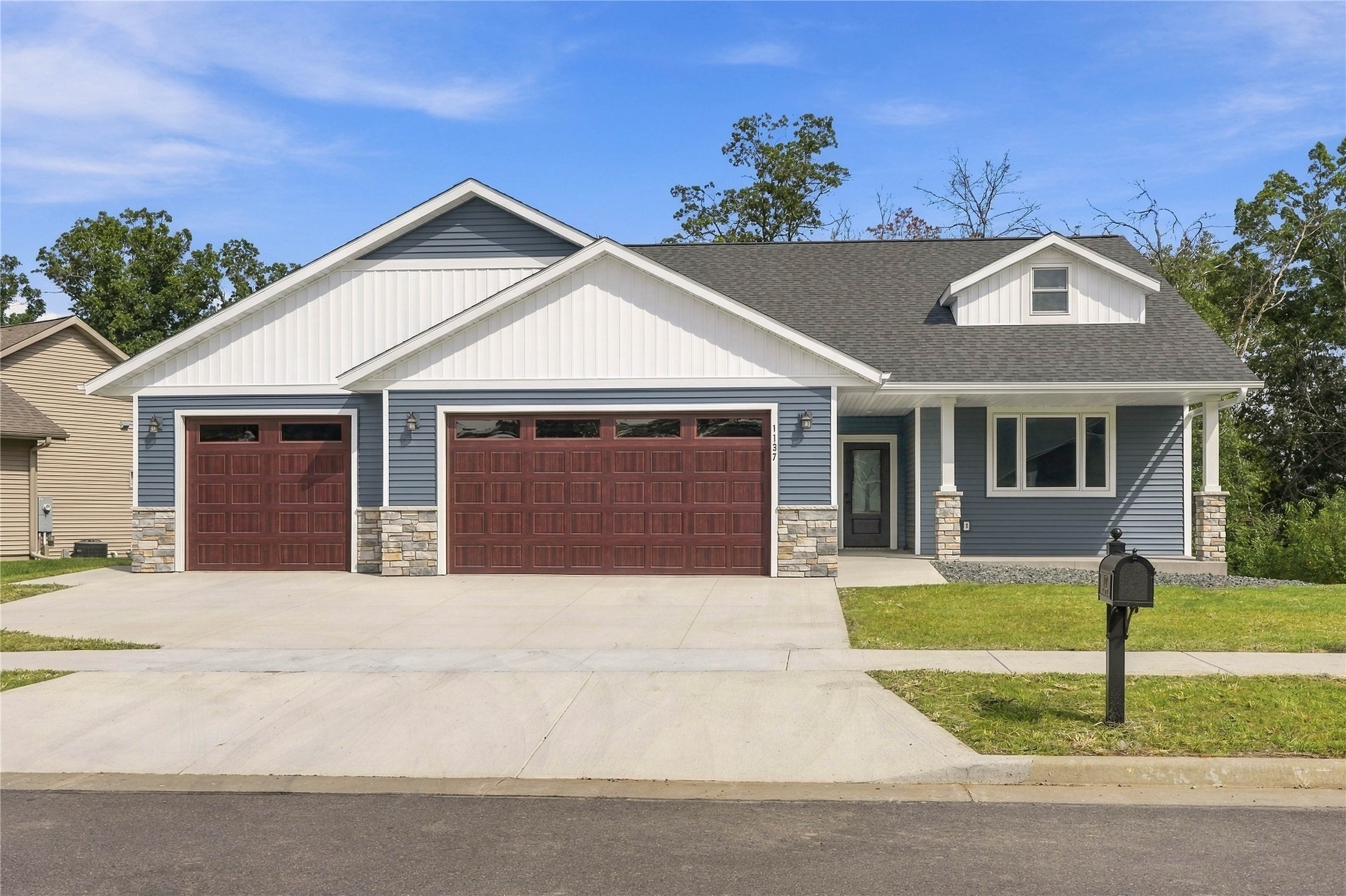 1137 Craven Court Property Photo 1