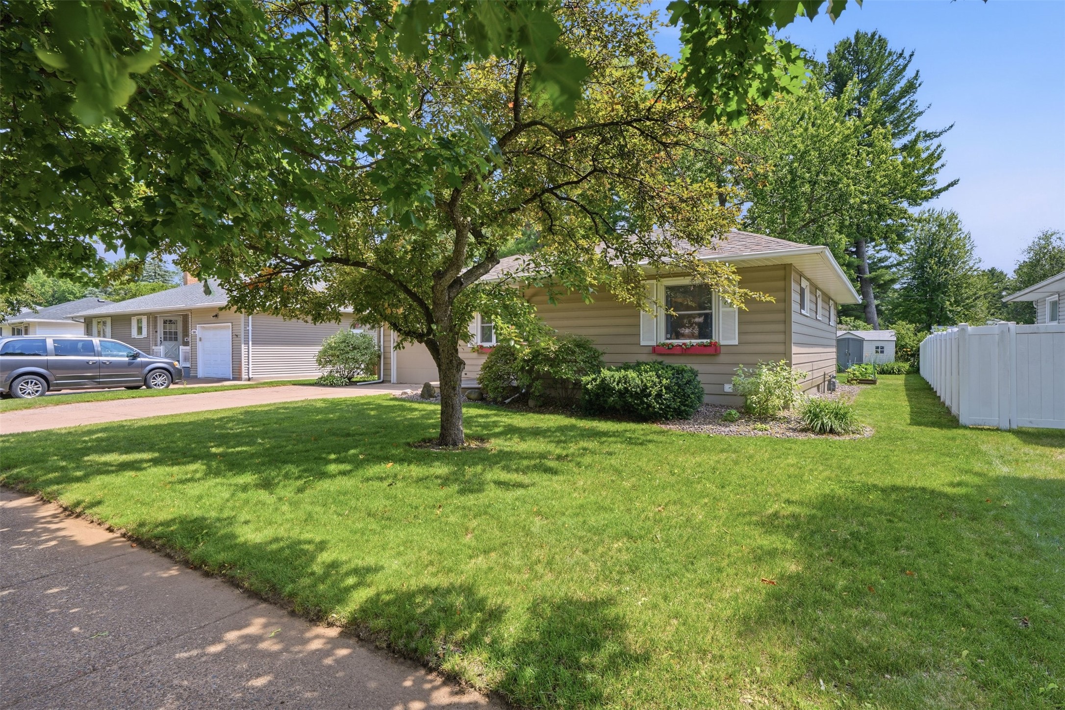 2129 E Lexington Boulevard Property Photo 3