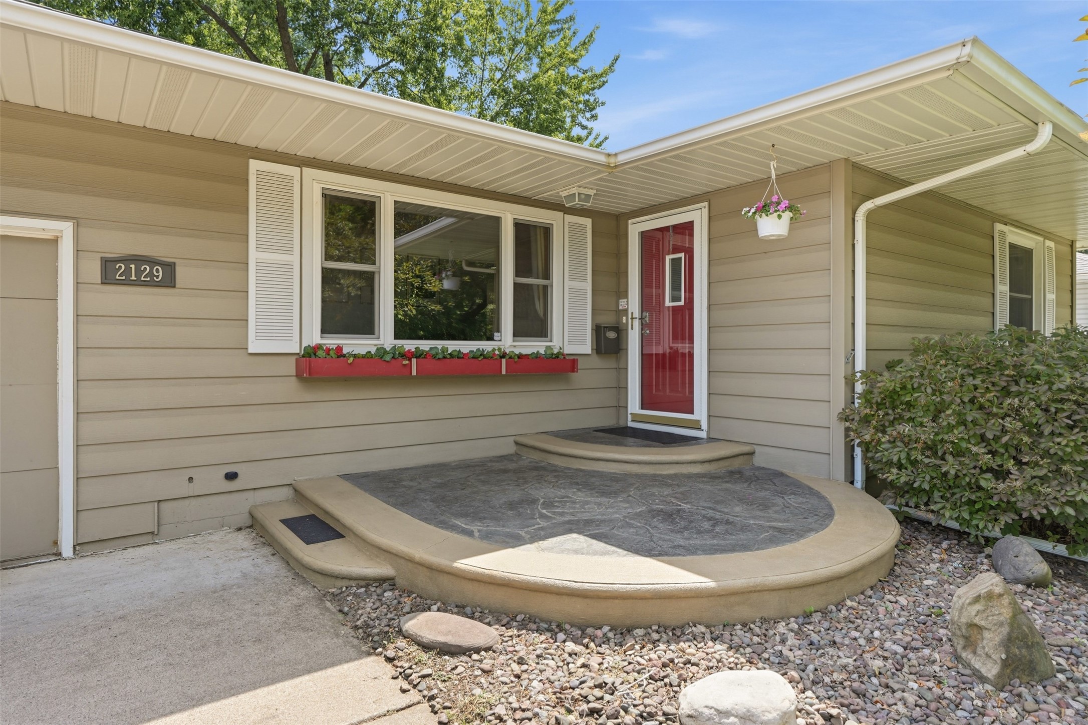 2129 E Lexington Boulevard Property Photo 4