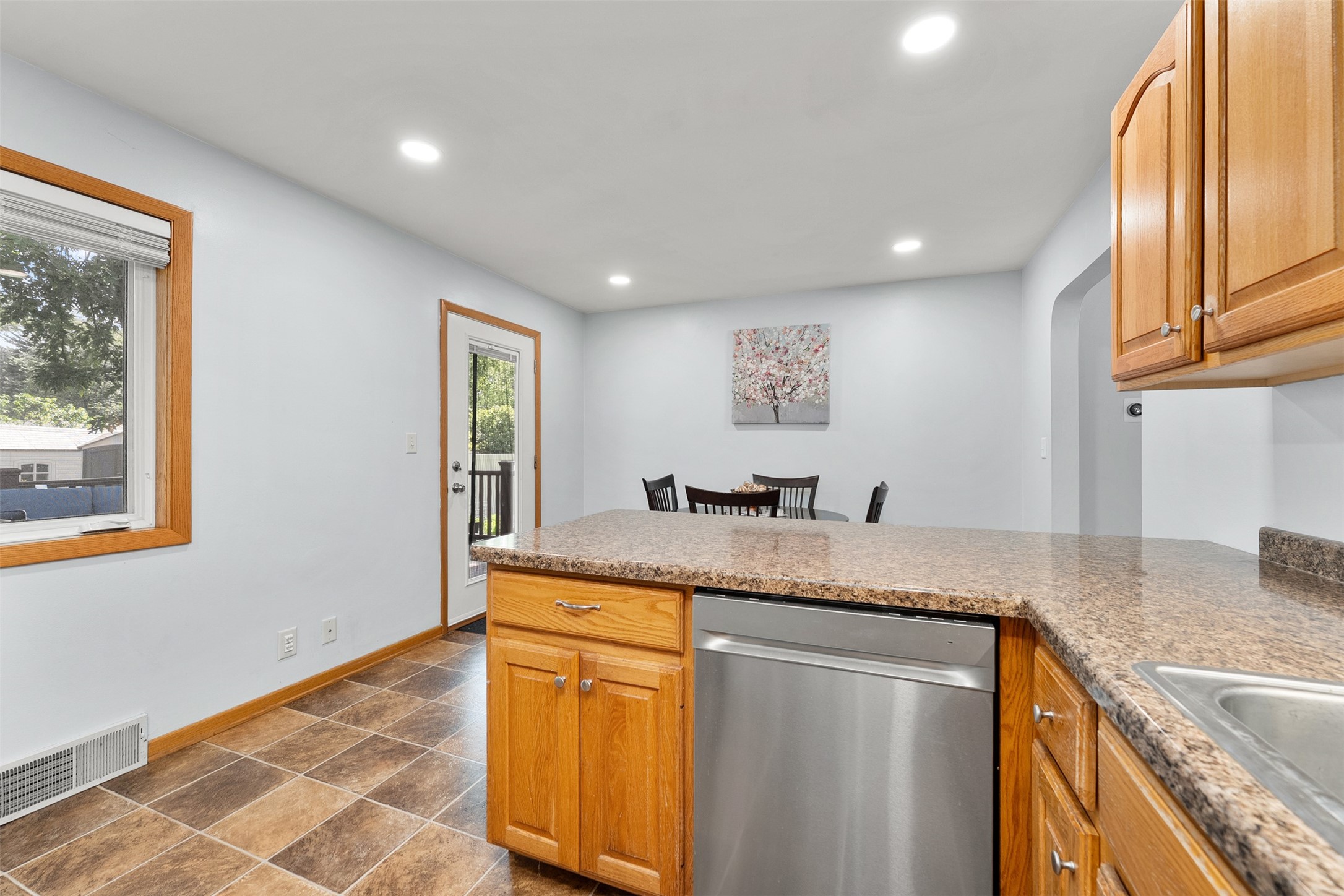 2129 E Lexington Boulevard Property Photo 12