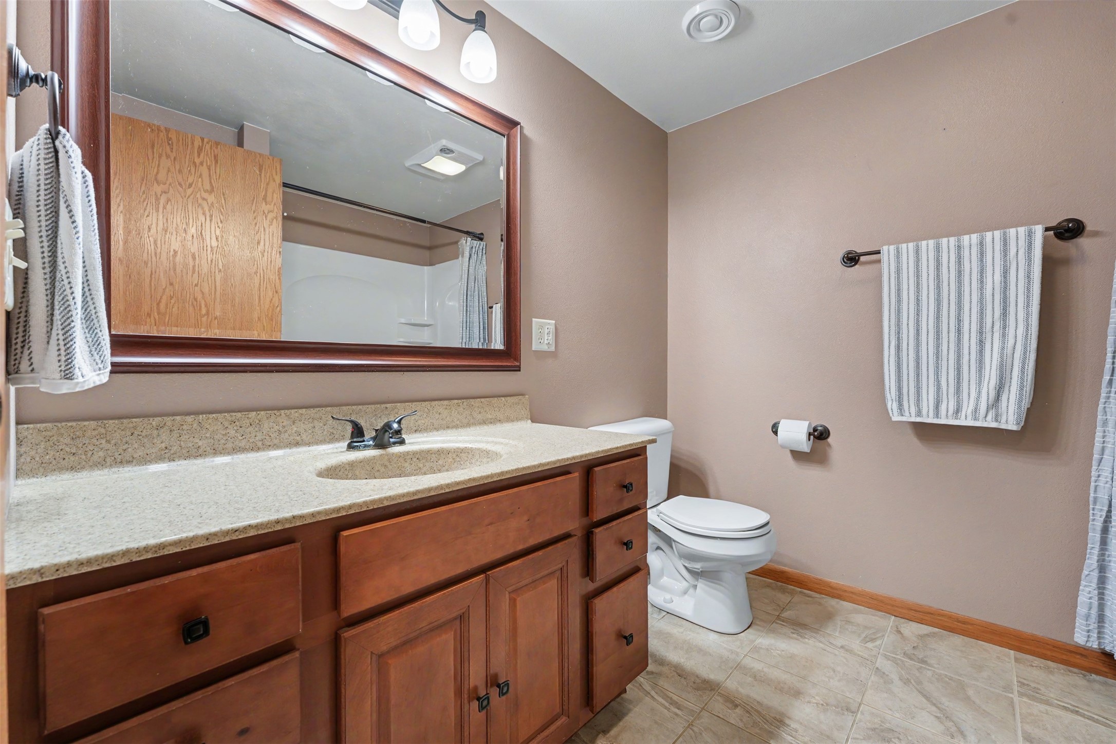 2129 E Lexington Boulevard Property Photo 24