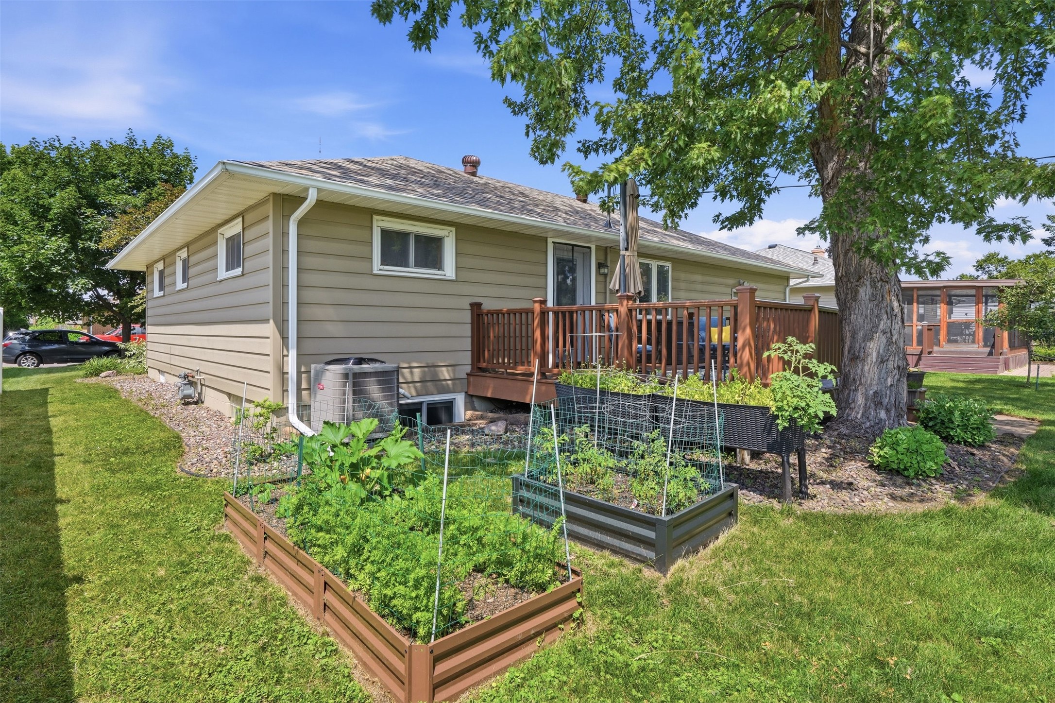 2129 E Lexington Boulevard Property Photo 31