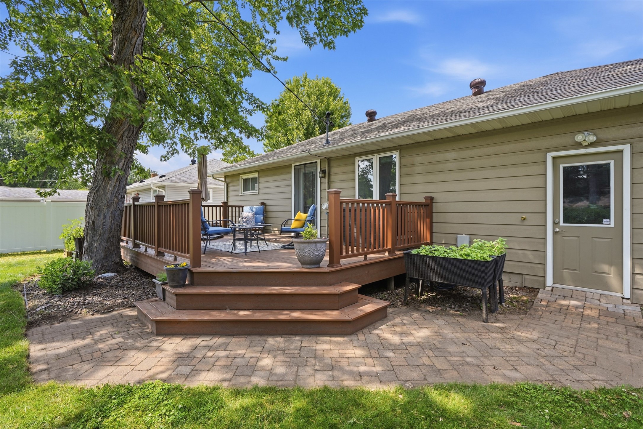 2129 E Lexington Boulevard Property Photo 34