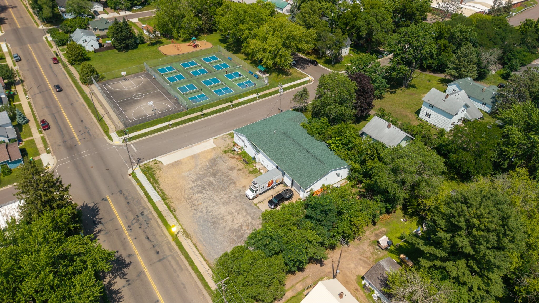 15 E Walnut Street Property Photo 2
