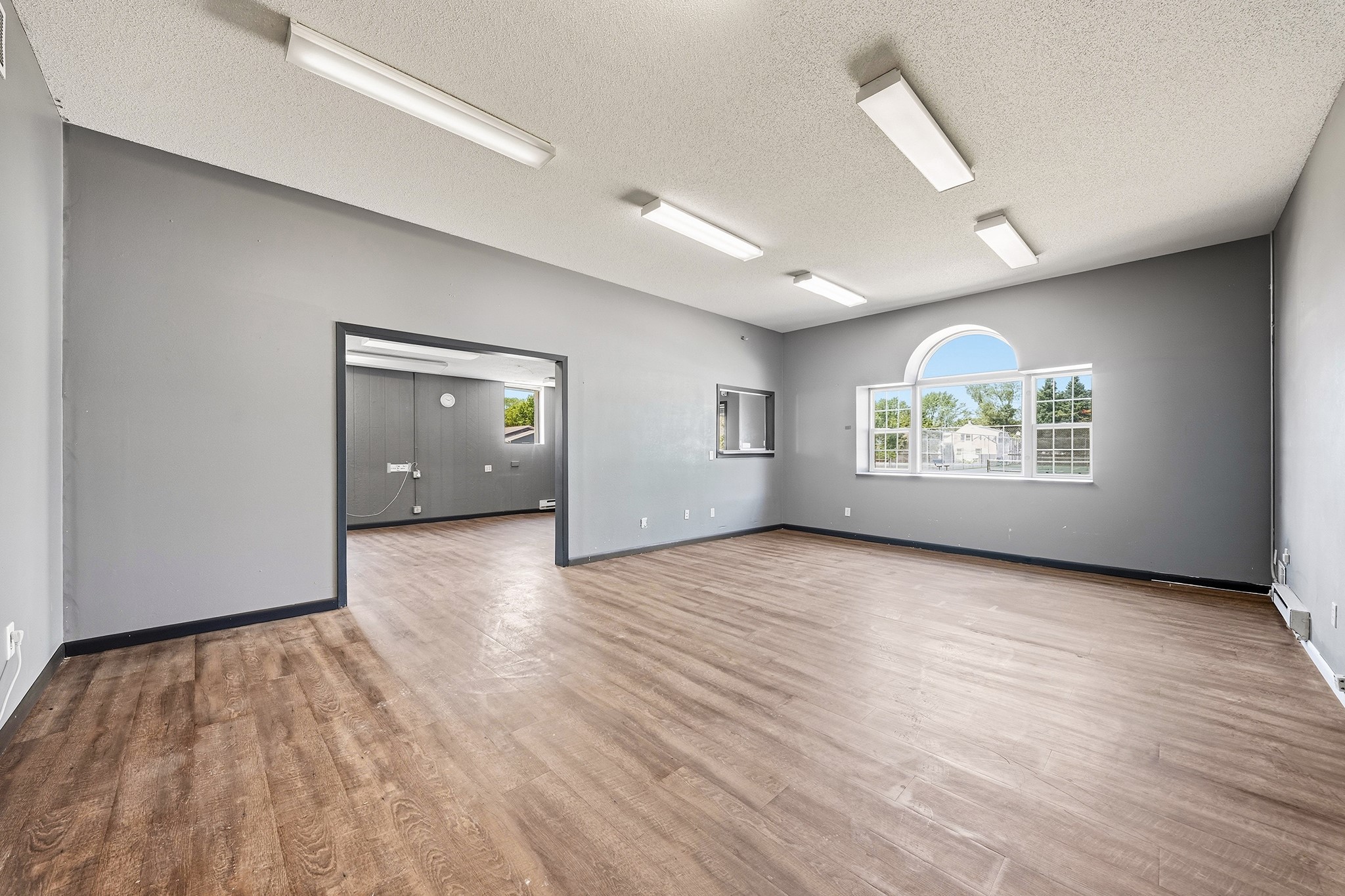 15 E Walnut Street Property Photo 7