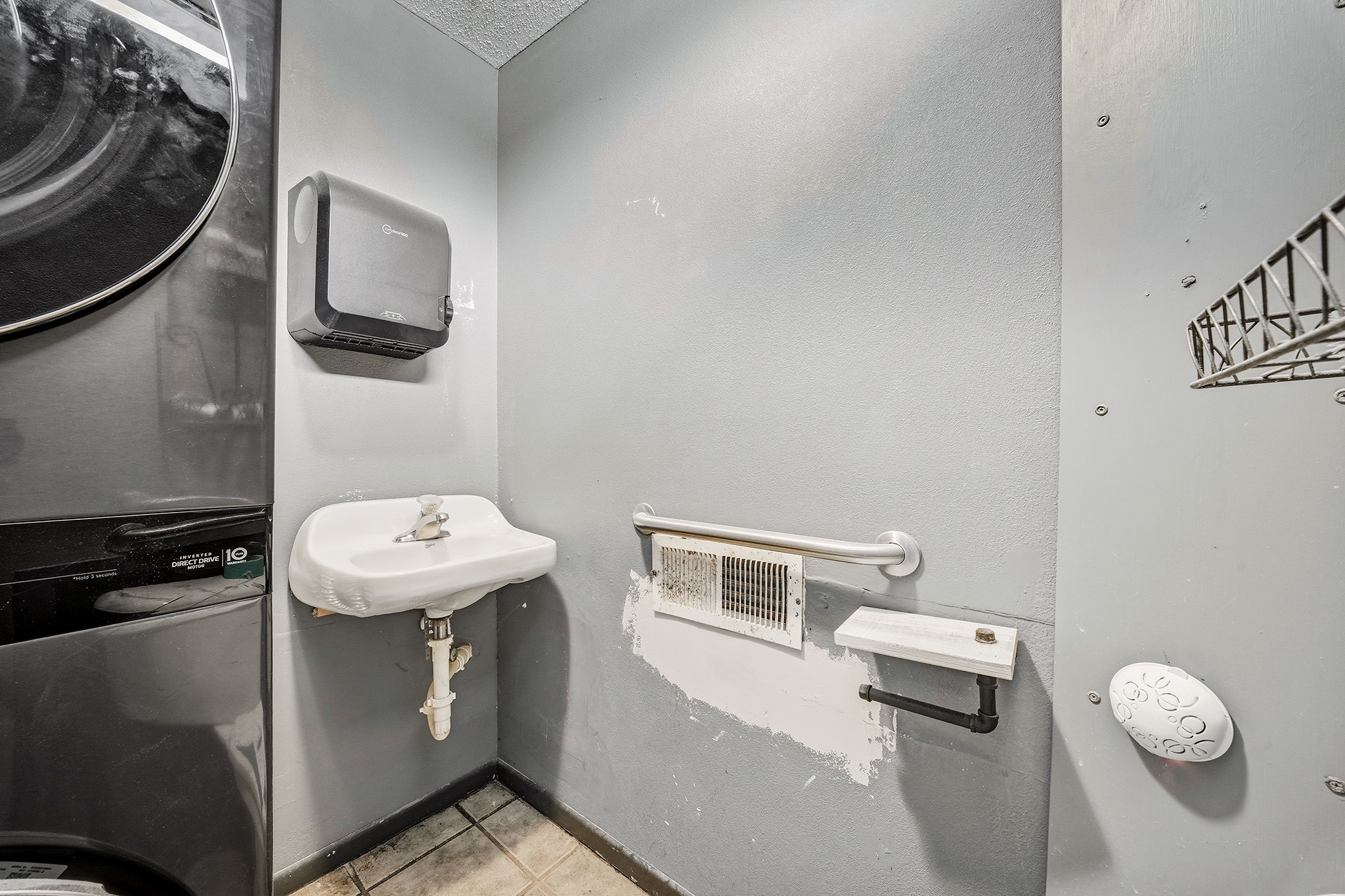 15 E Walnut Street Property Photo 14