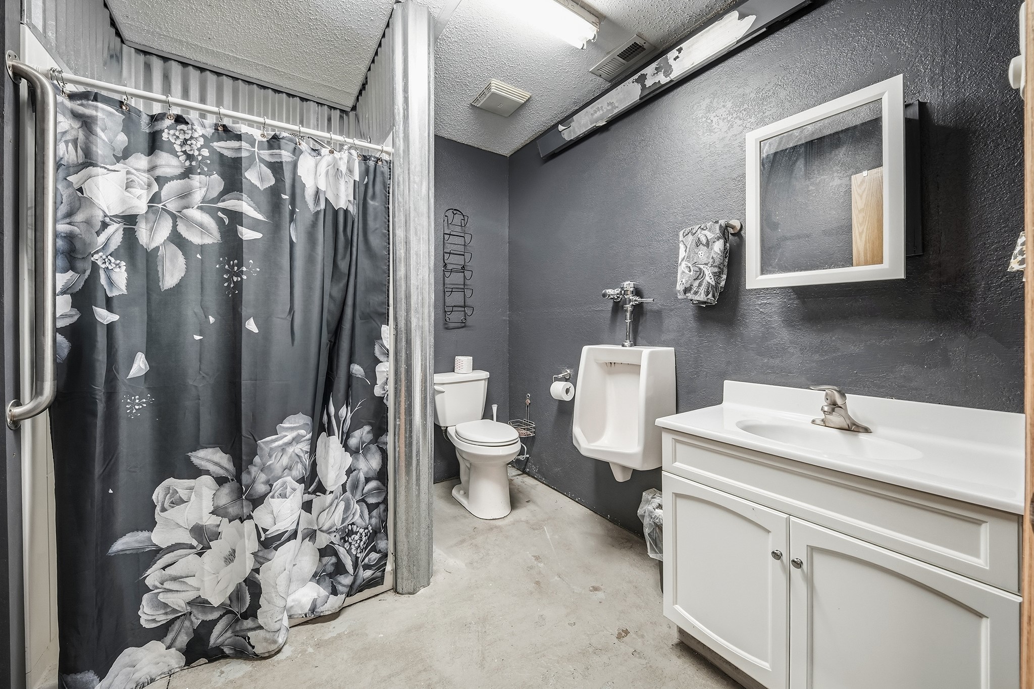 15 E Walnut Street Property Photo 19