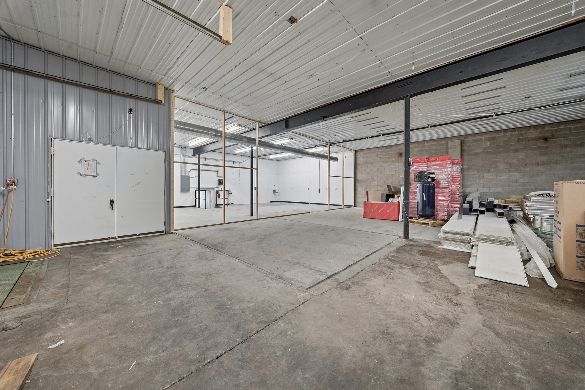 15 E Walnut Street Property Photo 27