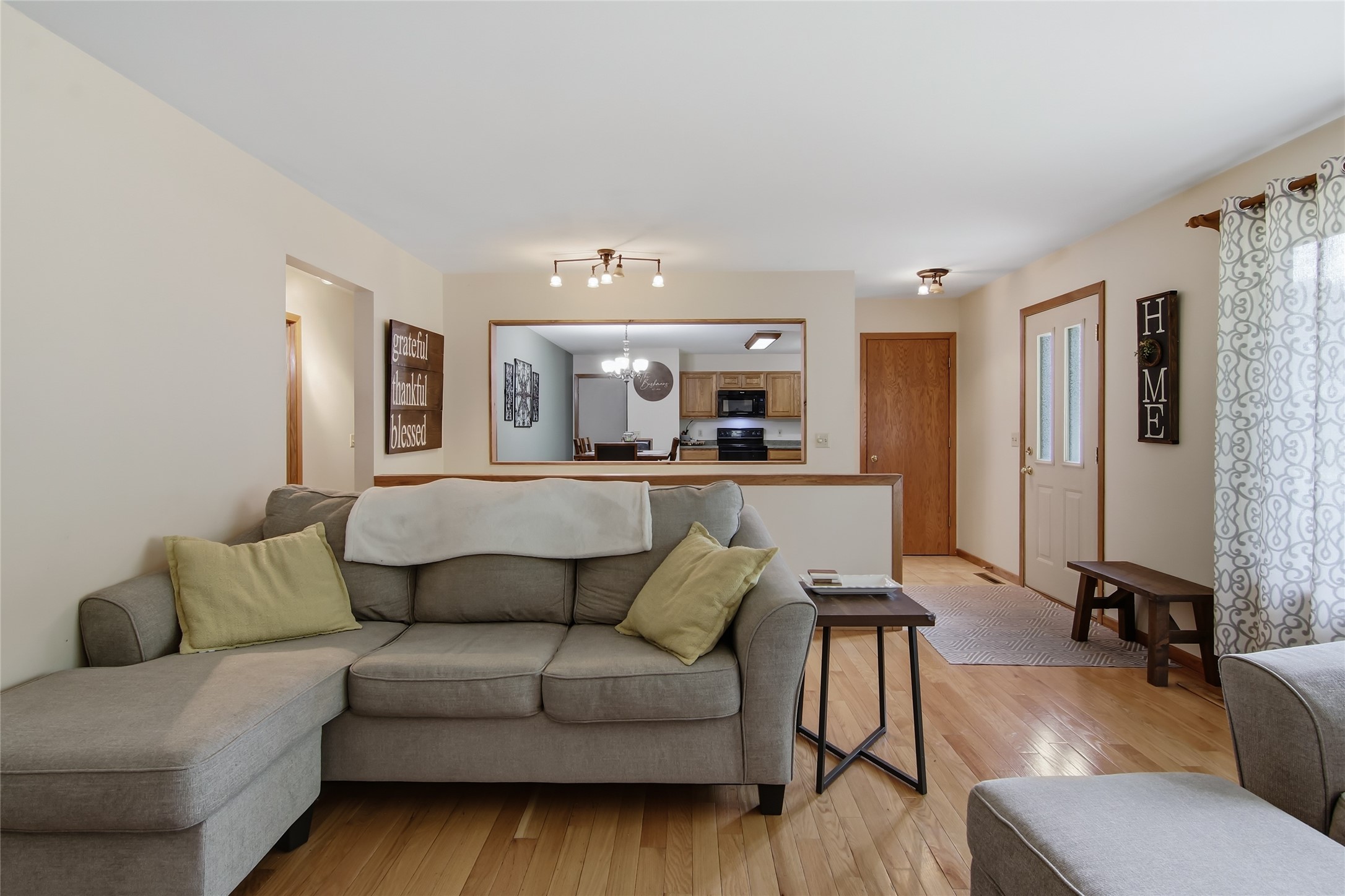 2231 Frank Street Property Photo 6