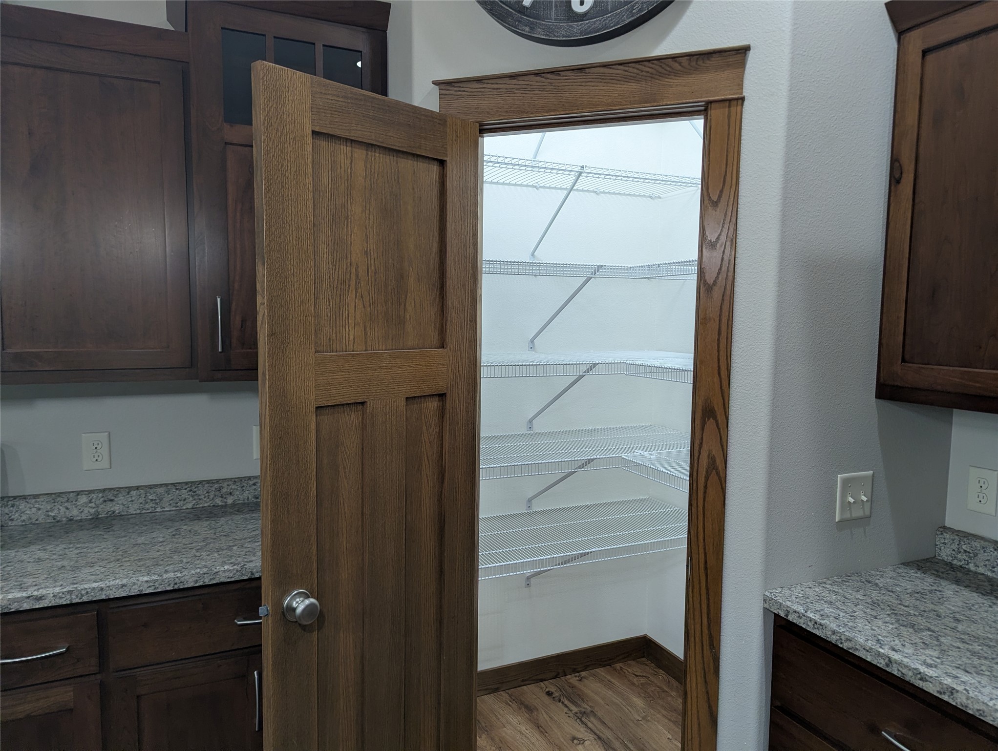 5437 Benjamin Street Property Photo 7