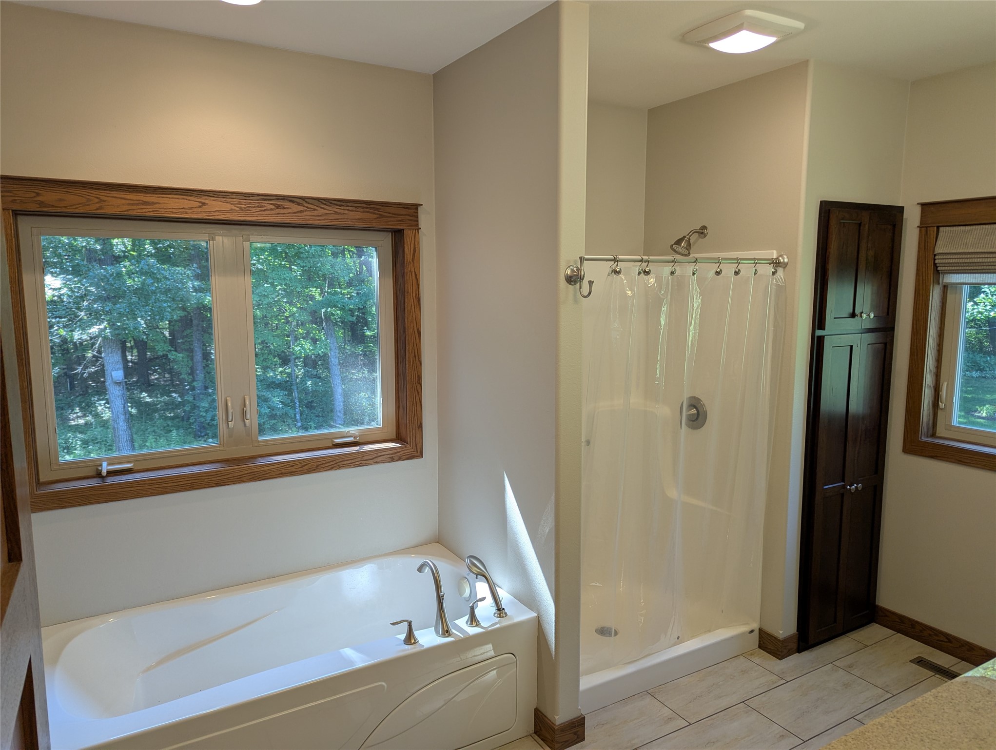 5437 Benjamin Street Property Photo 11