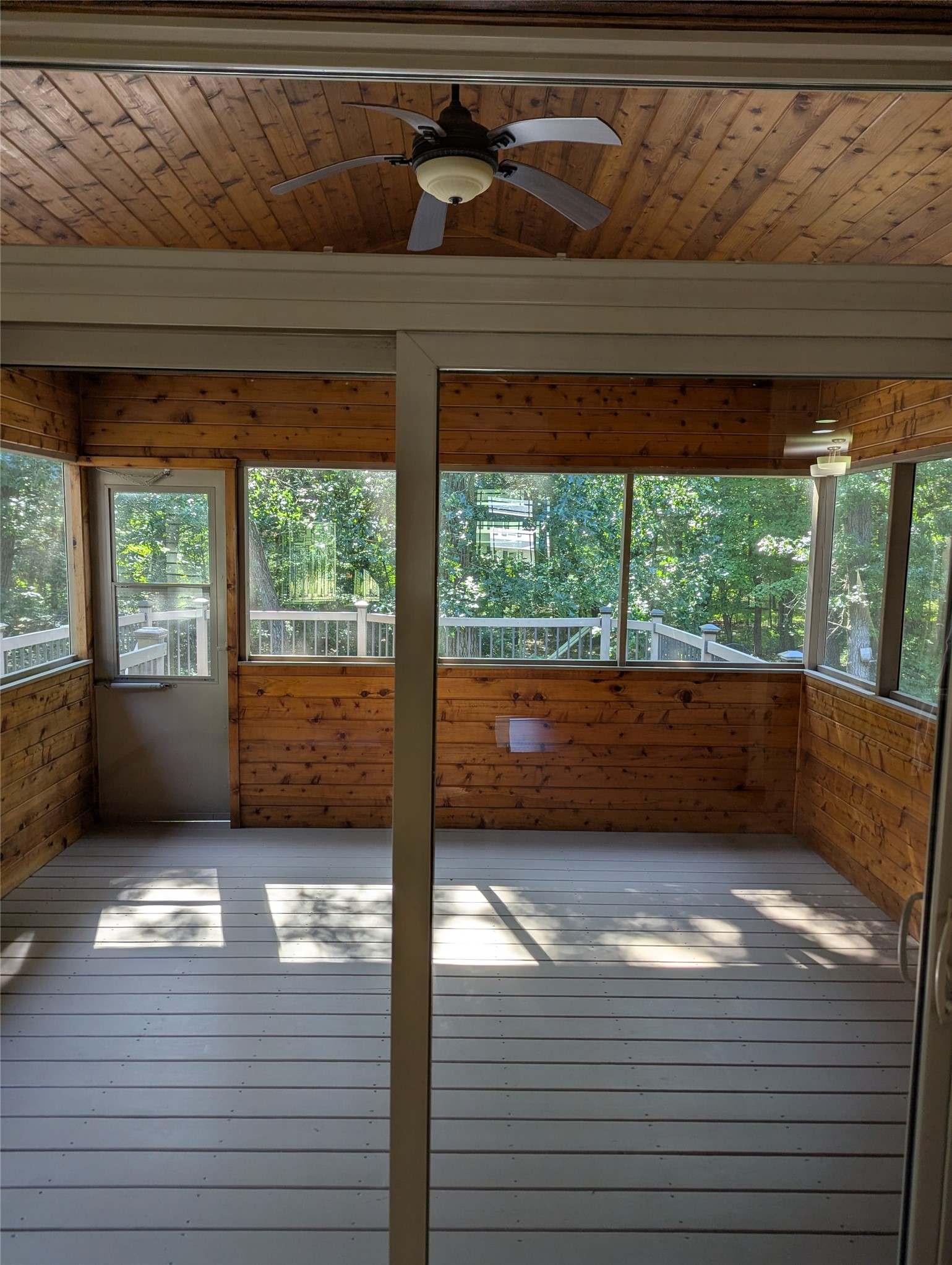 5437 Benjamin Street Property Photo 16