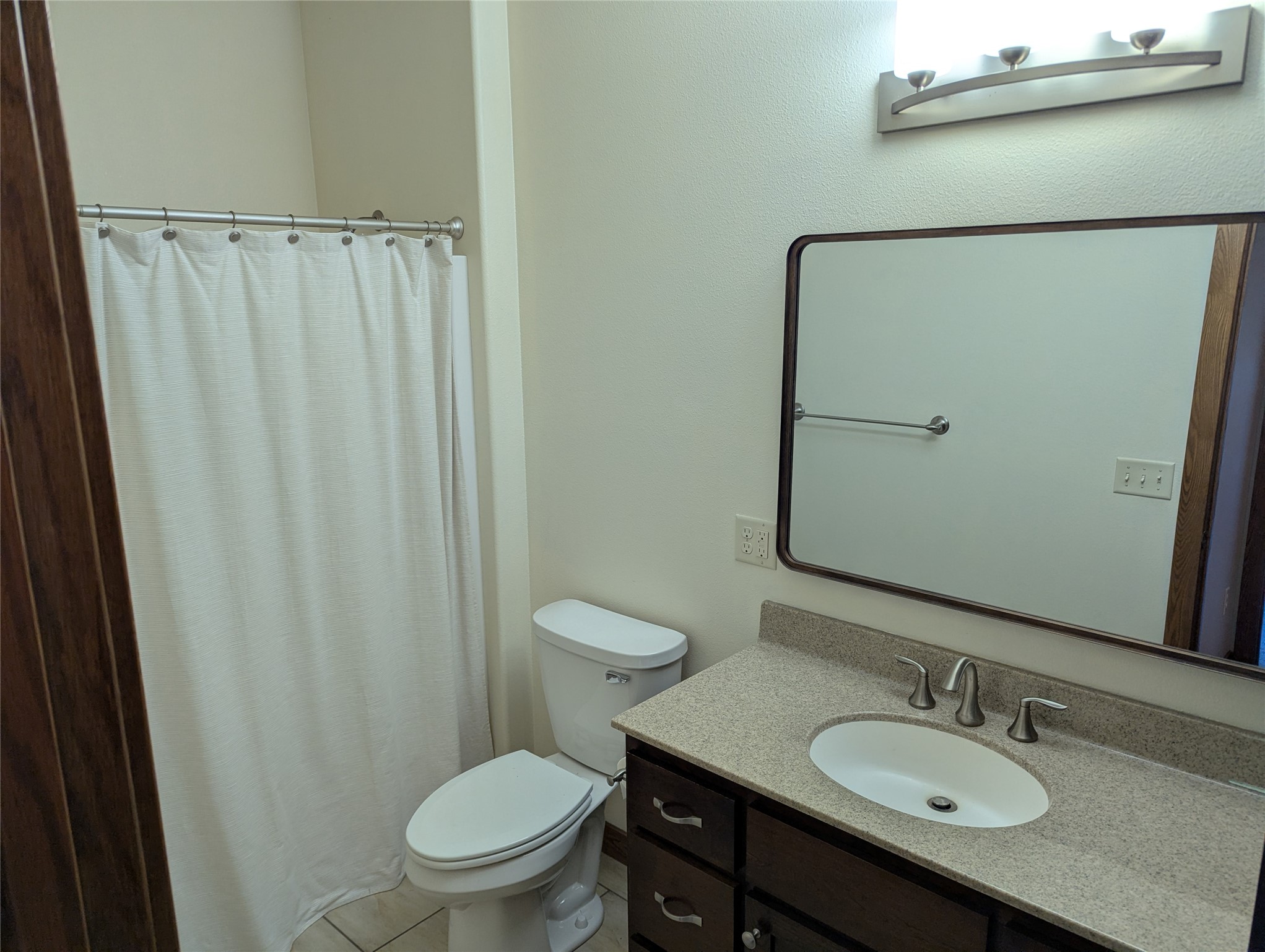 5437 Benjamin Street Property Photo 20