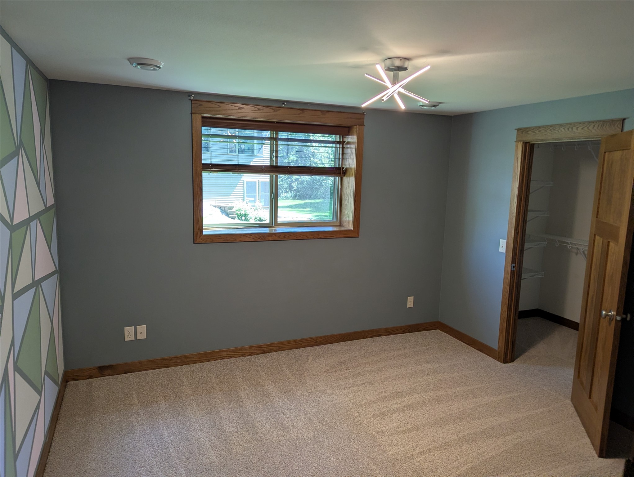 5437 Benjamin Street Property Photo 26