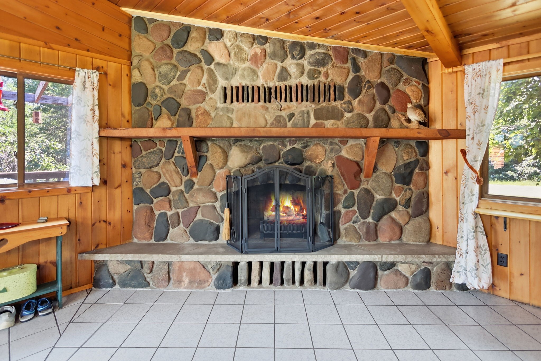 8998 N River Road Property Photo 6