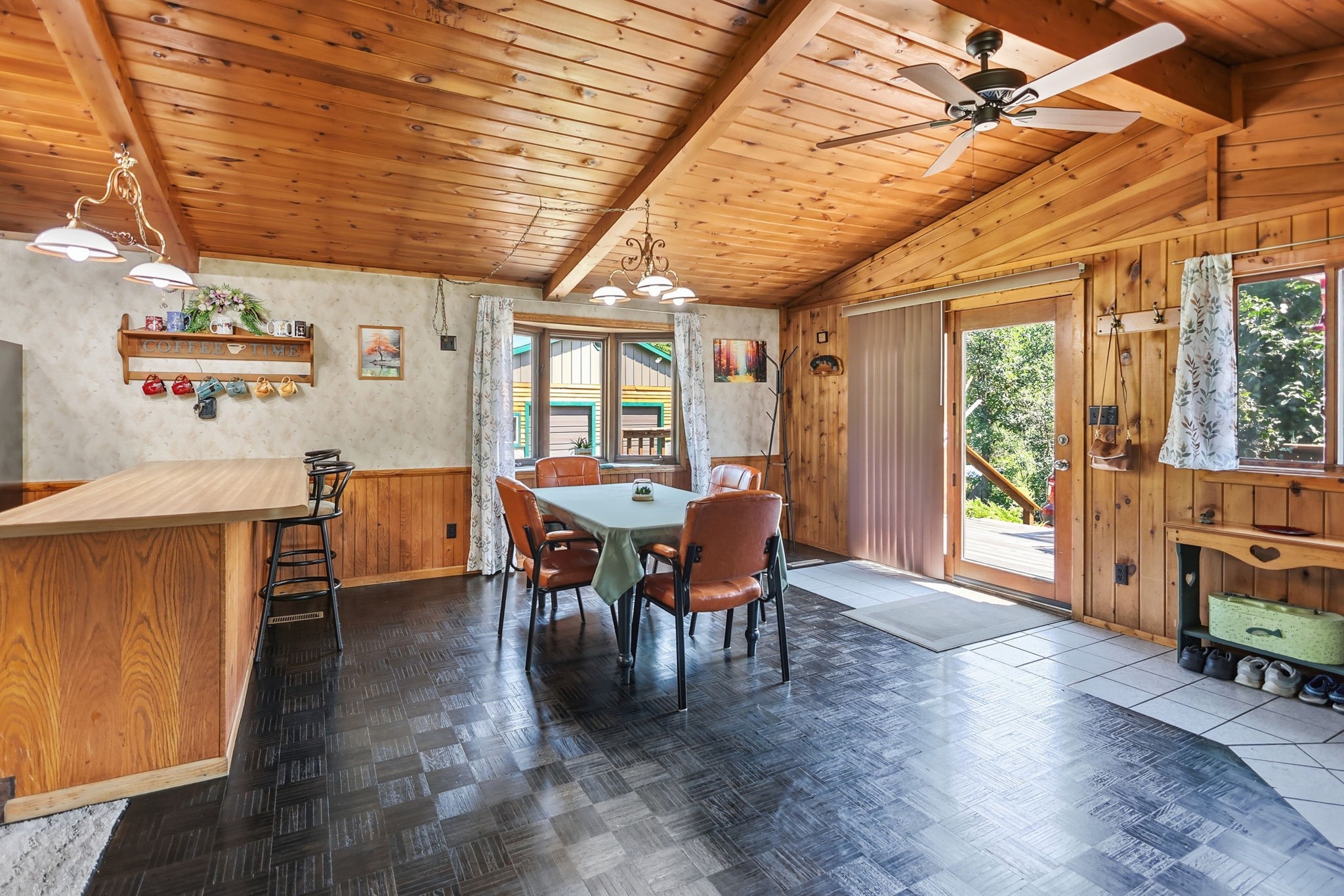 8998 N River Road Property Photo 7