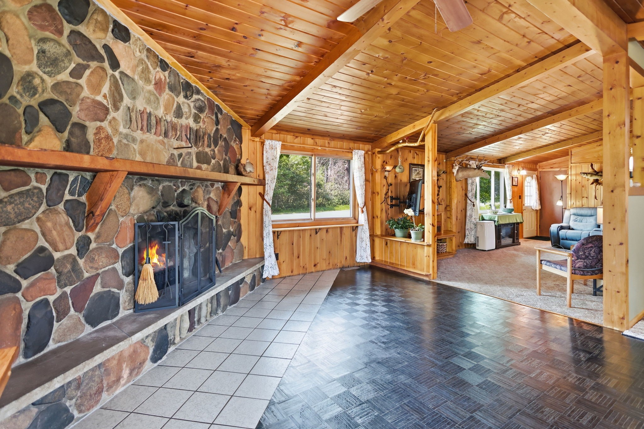 8998 N River Road Property Photo 8