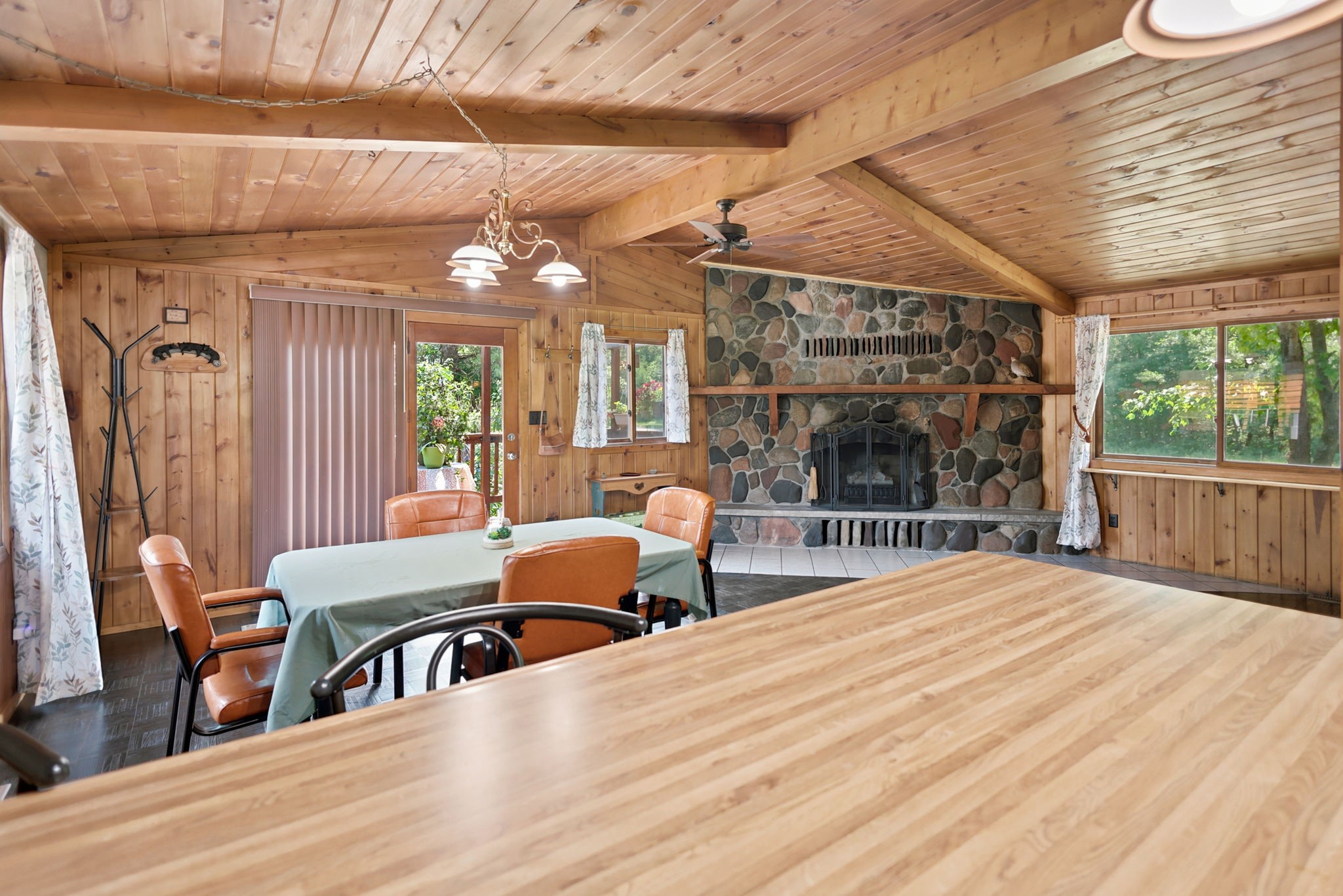 8998 N River Road Property Photo 12