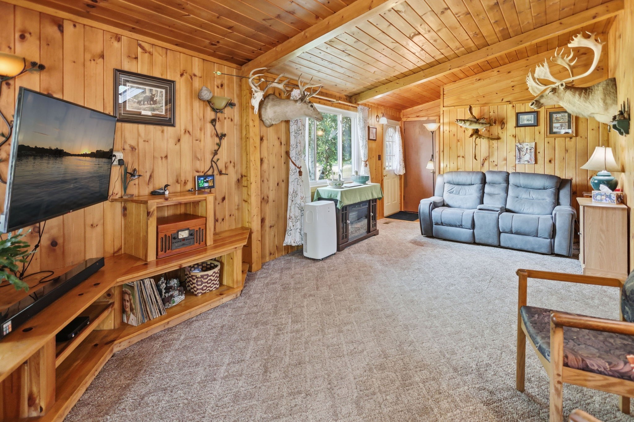 8998 N River Road Property Photo 13