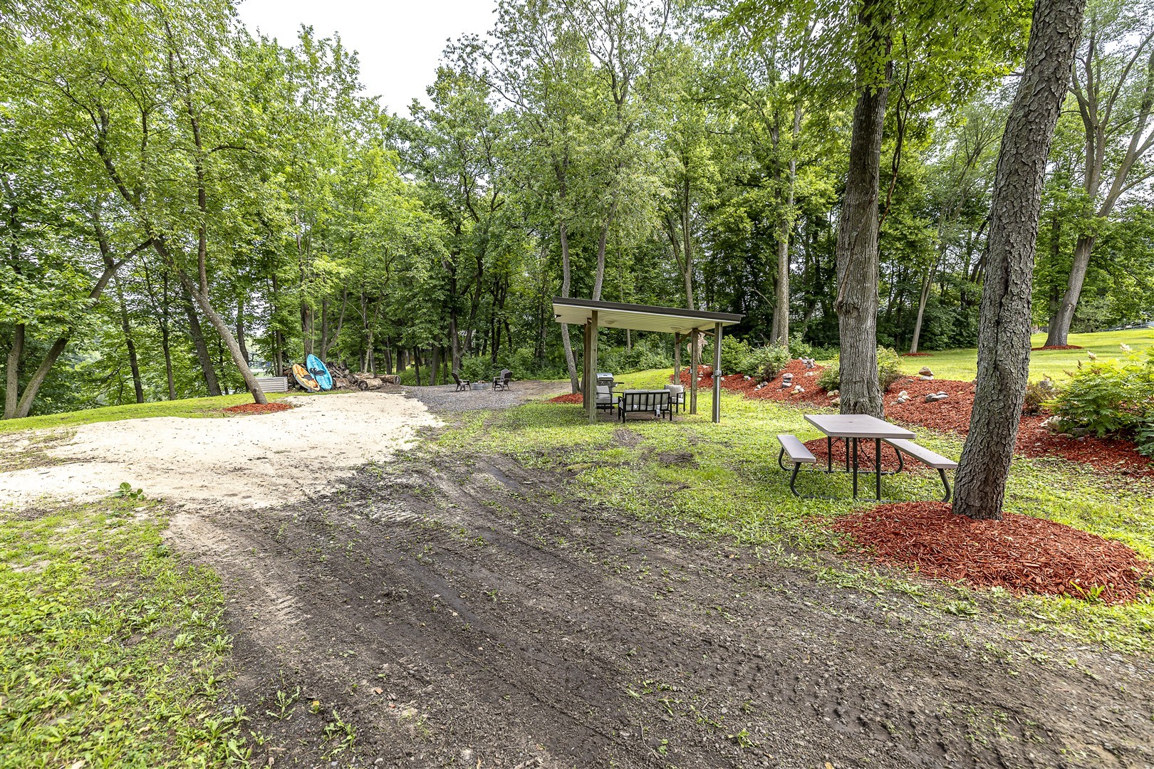 214 N Roosevelt Road Property Photo 4