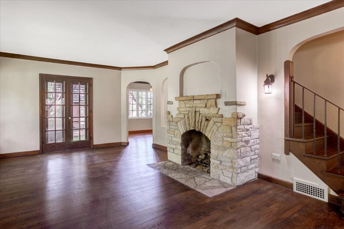 910 Oakwood Boulevard Property Photo 7