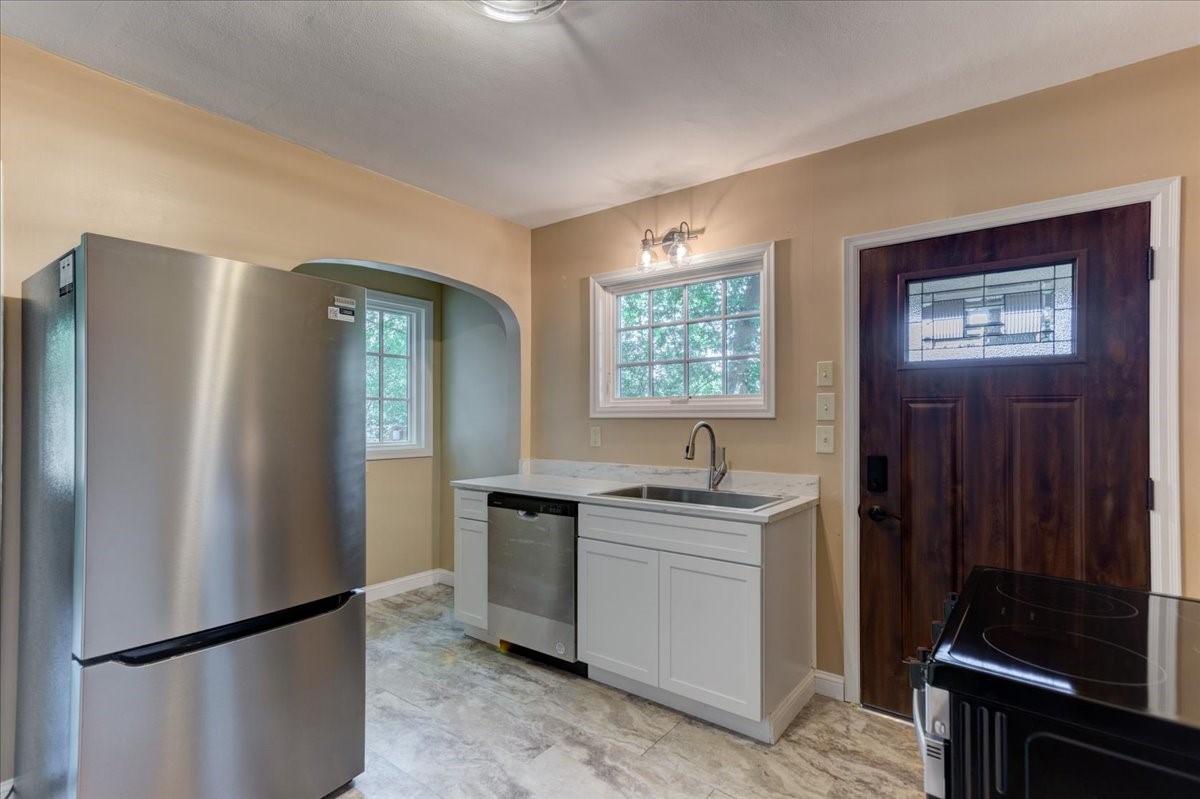 910 Oakwood Boulevard Property Photo 13