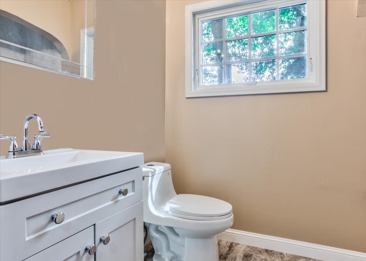 910 Oakwood Boulevard Property Photo 18
