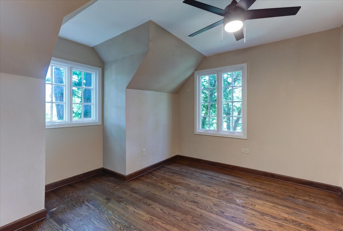 910 Oakwood Boulevard Property Photo 27