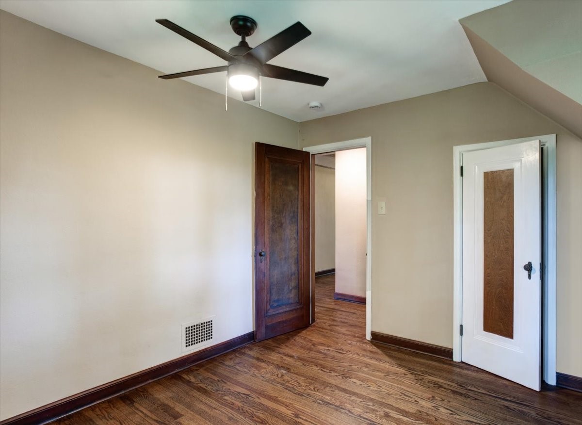 910 Oakwood Boulevard Property Photo 28