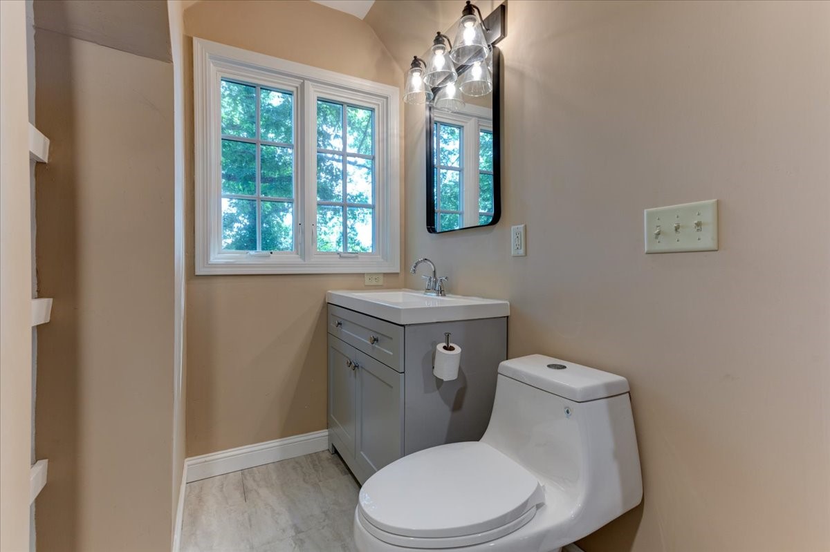 910 Oakwood Boulevard Property Photo 29