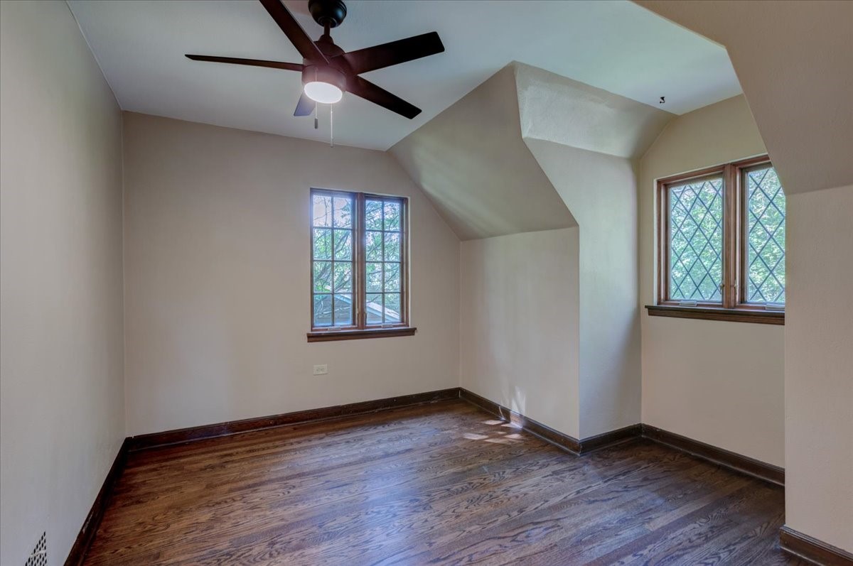 910 Oakwood Boulevard Property Photo 31