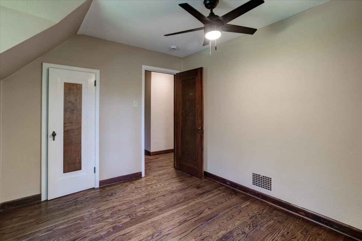 910 Oakwood Boulevard Property Photo 32