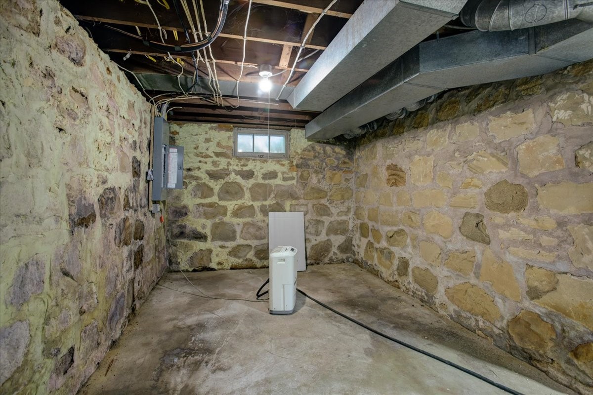 910 Oakwood Boulevard Property Photo 37