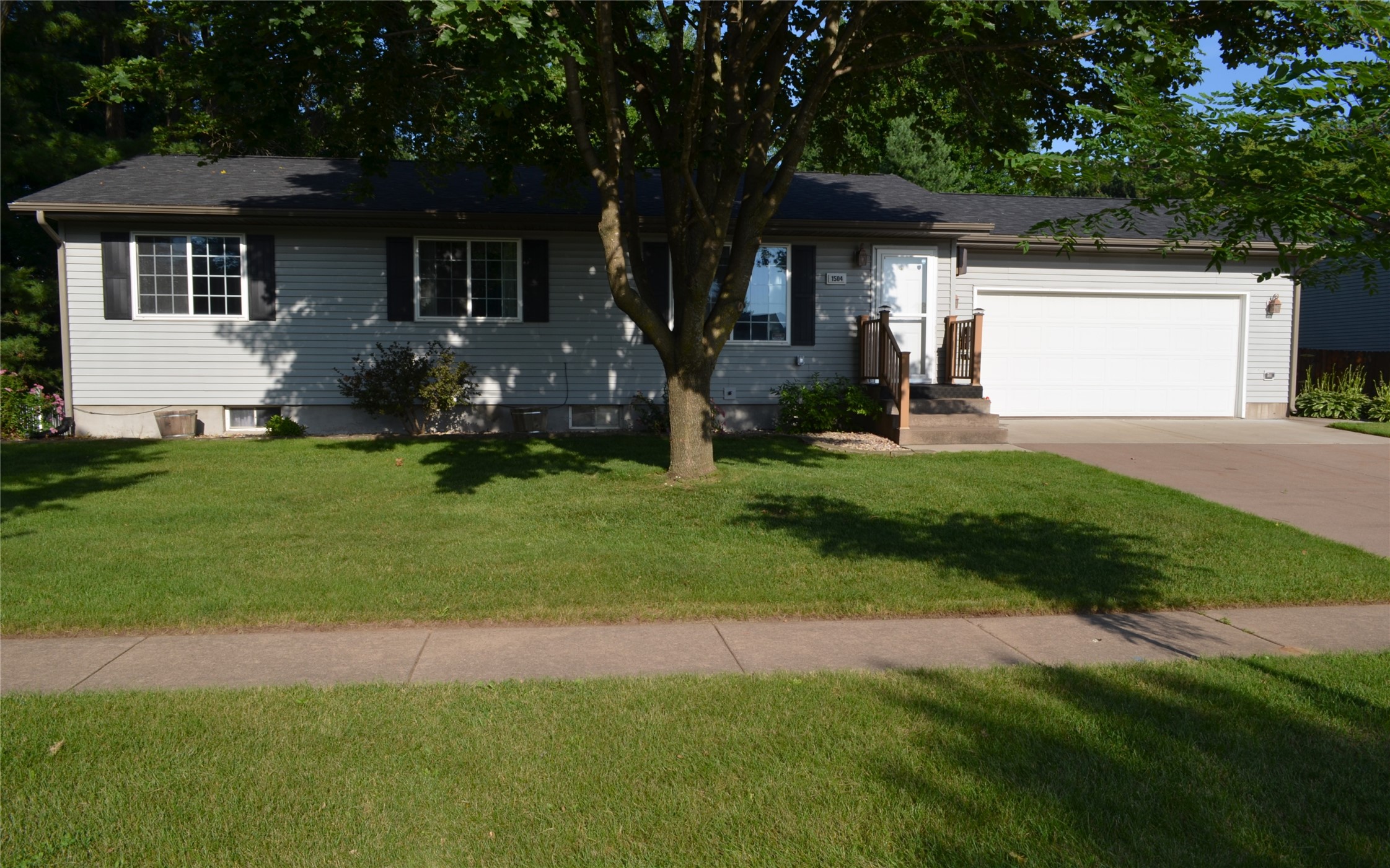 1504 Winchester Way Property Photo 2