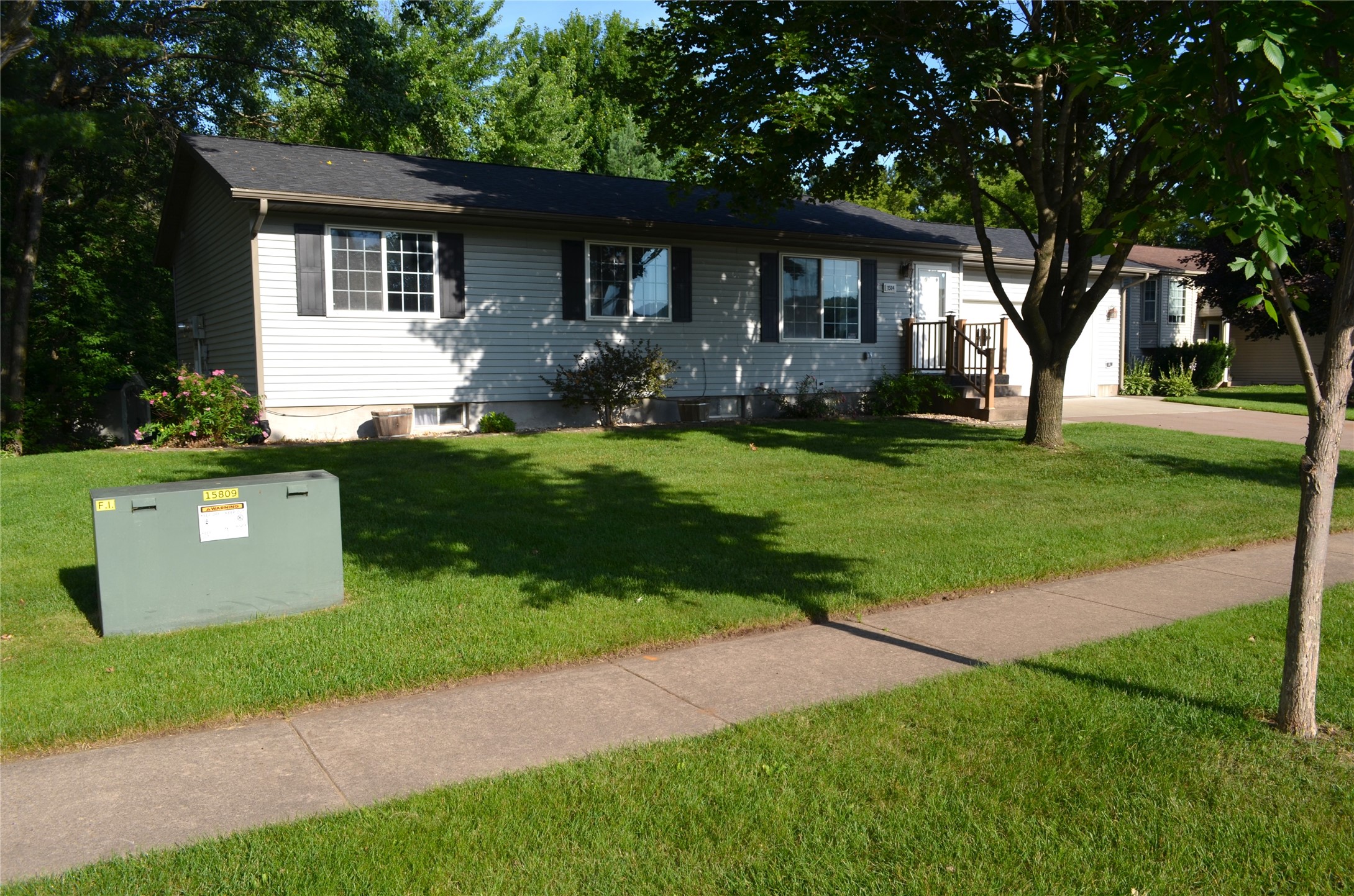1504 Winchester Way Property Photo 3