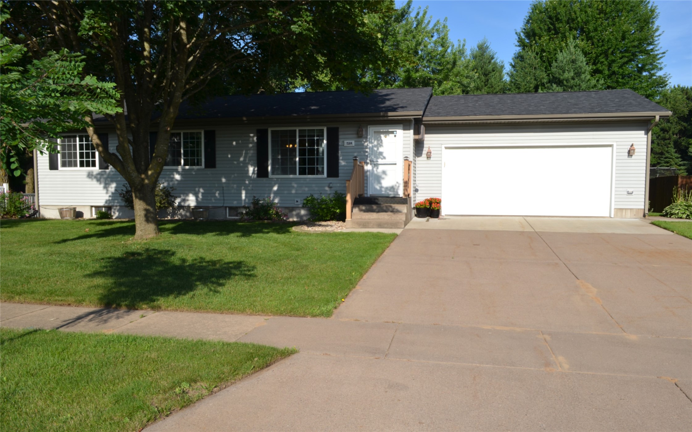 1504 Winchester Way Property Photo 29
