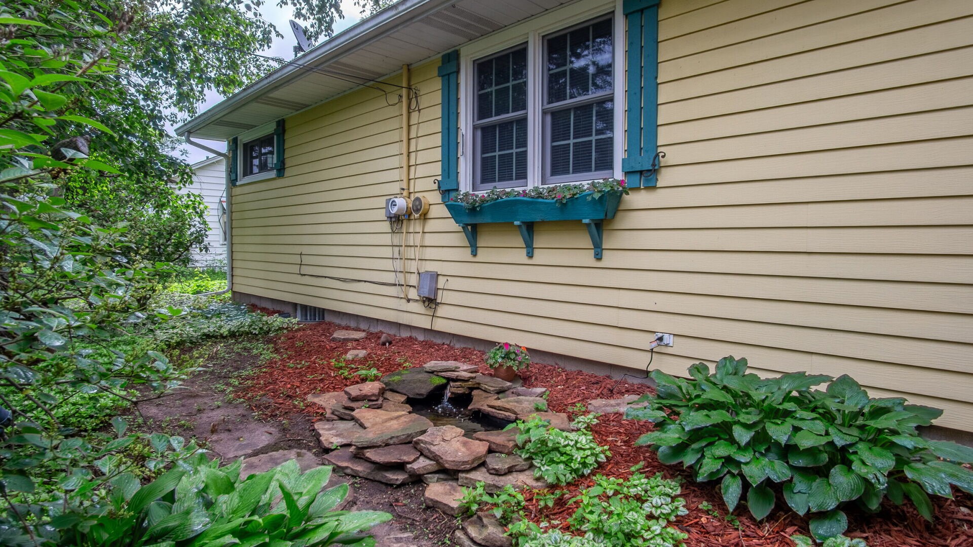 422 W Central Street Property Photo 5