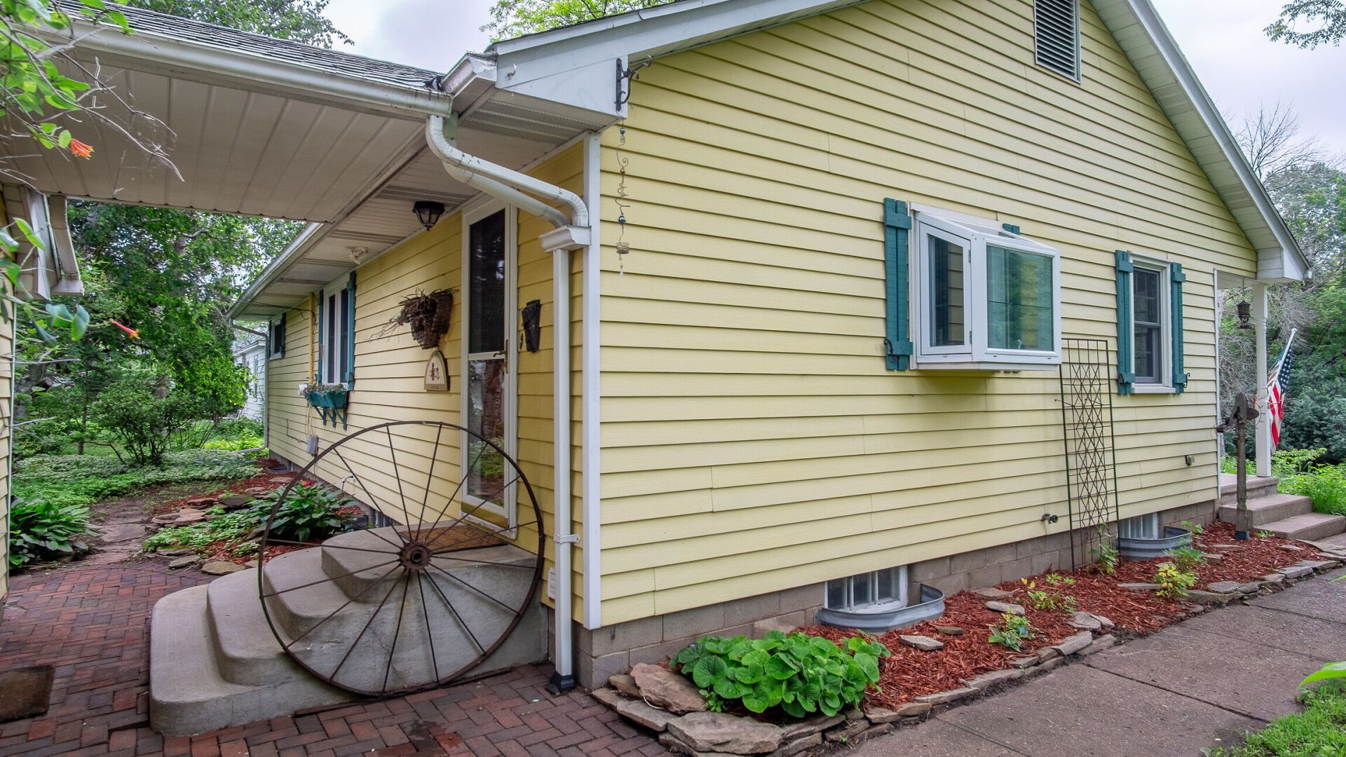 422 W Central Street Property Photo 7