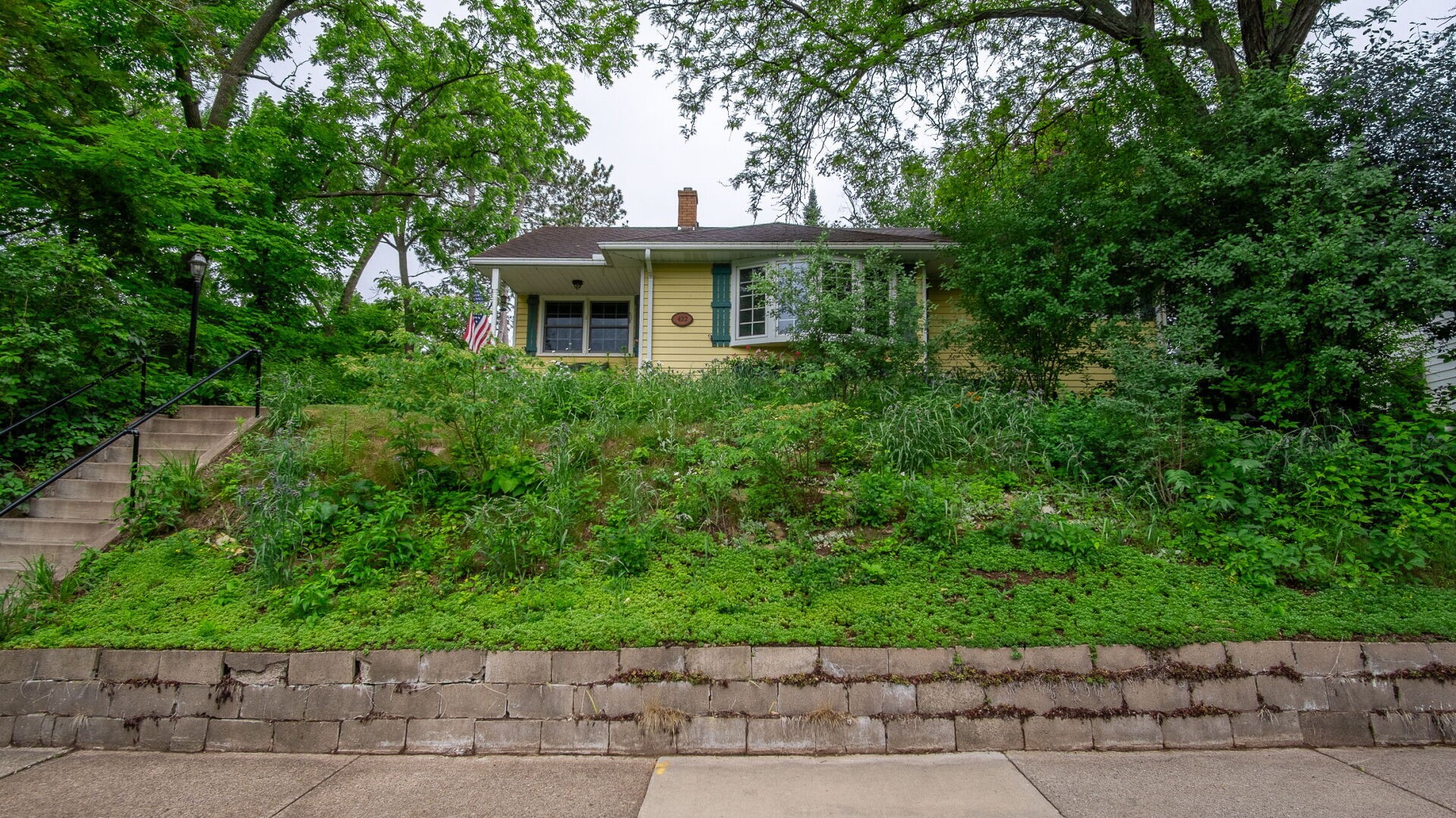 422 W Central Street Property Photo 8