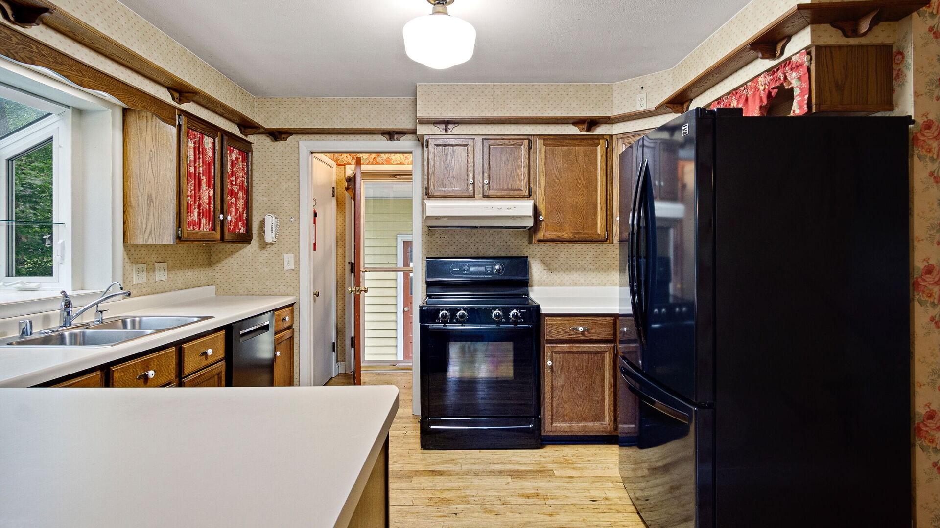 422 W Central Street Property Photo 17