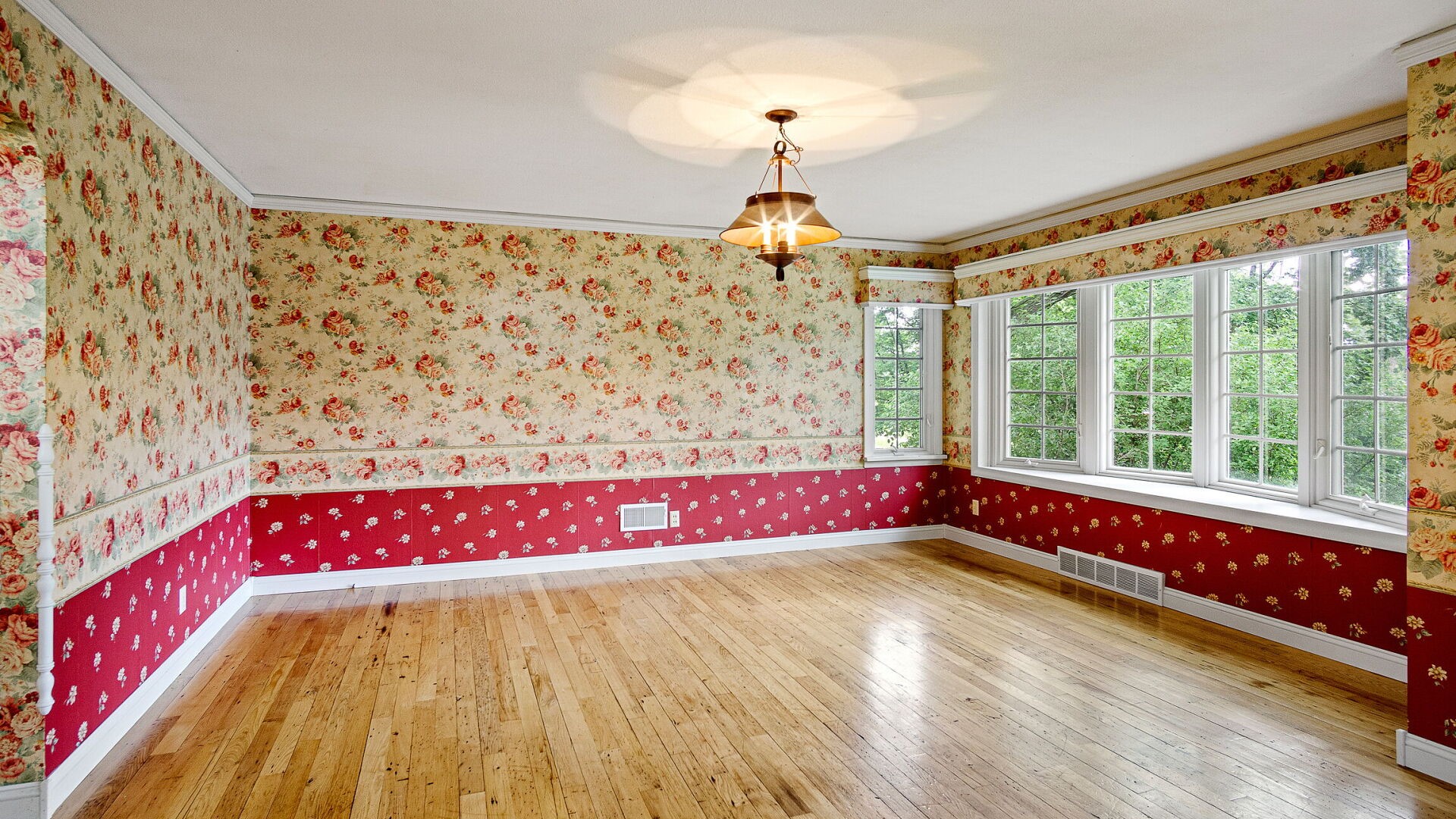 422 W Central Street Property Photo 18