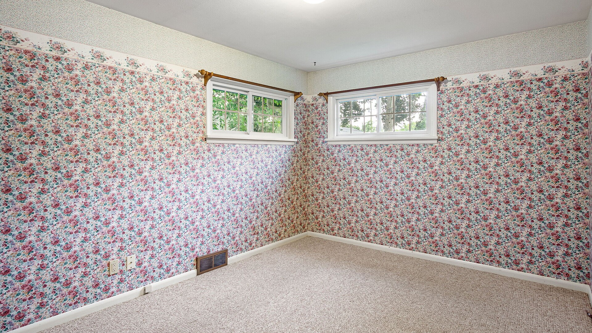 422 W Central Street Property Photo 26